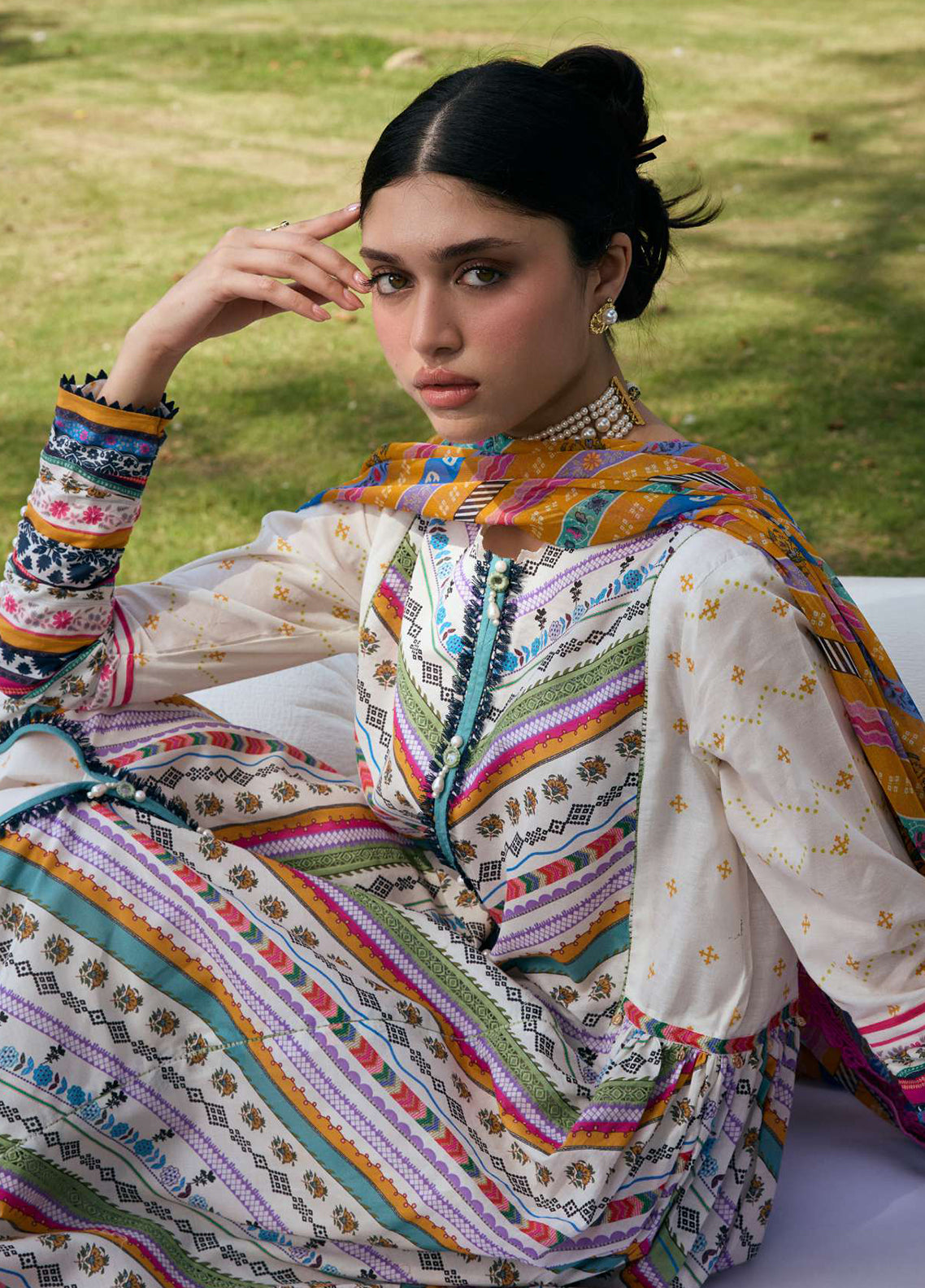 Aangan By Kahf Printed Lawn 3 Piece Unstitched Suit KHF25APC D-2A YASMEEN Aangan By Kahf Printed Lawn 3 Piece Unstitched Suit KHF25APC D-2A YASMEEN