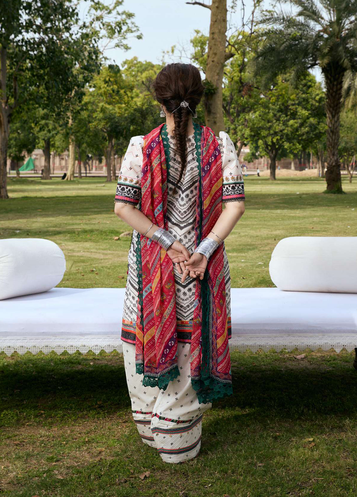 Aangan By Kahf Printed Lawn 3 Piece Unstitched Suit KHF25APC D-2B MEHRUBA Aangan By Kahf Printed Lawn 3 Piece Unstitched Suit KHF25APC D-2B MEHRUBA