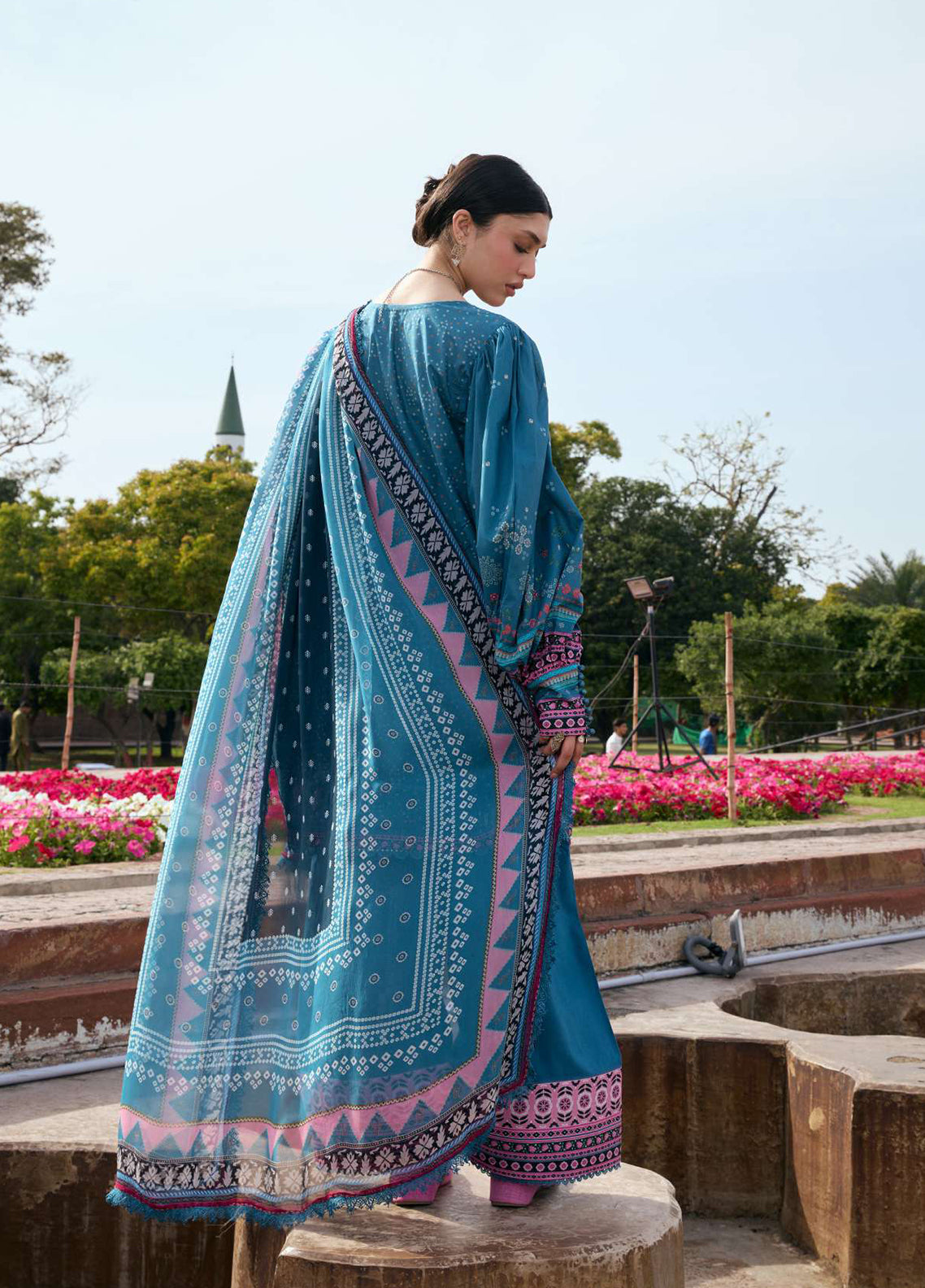 Aangan By Kahf Printed Lawn 3 Piece Unstitched Suit KHF25APC D-4A FALAK ARA Aangan By Kahf Printed Lawn 3 Piece Unstitched Suit KHF25APC D-4A FALAK ARA