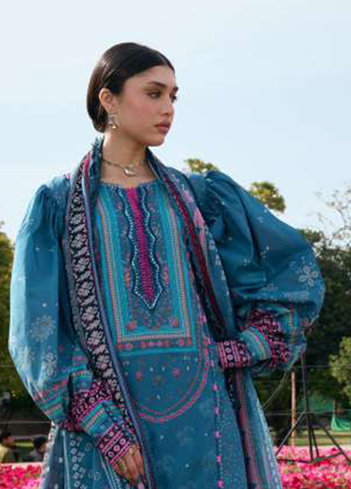 Aangan By Kahf Printed Lawn 3 Piece Unstitched Suit KHF25APC D-4A FALAK ARA Aangan By Kahf Printed Lawn 3 Piece Unstitched Suit KHF25APC D-4A FALAK ARA