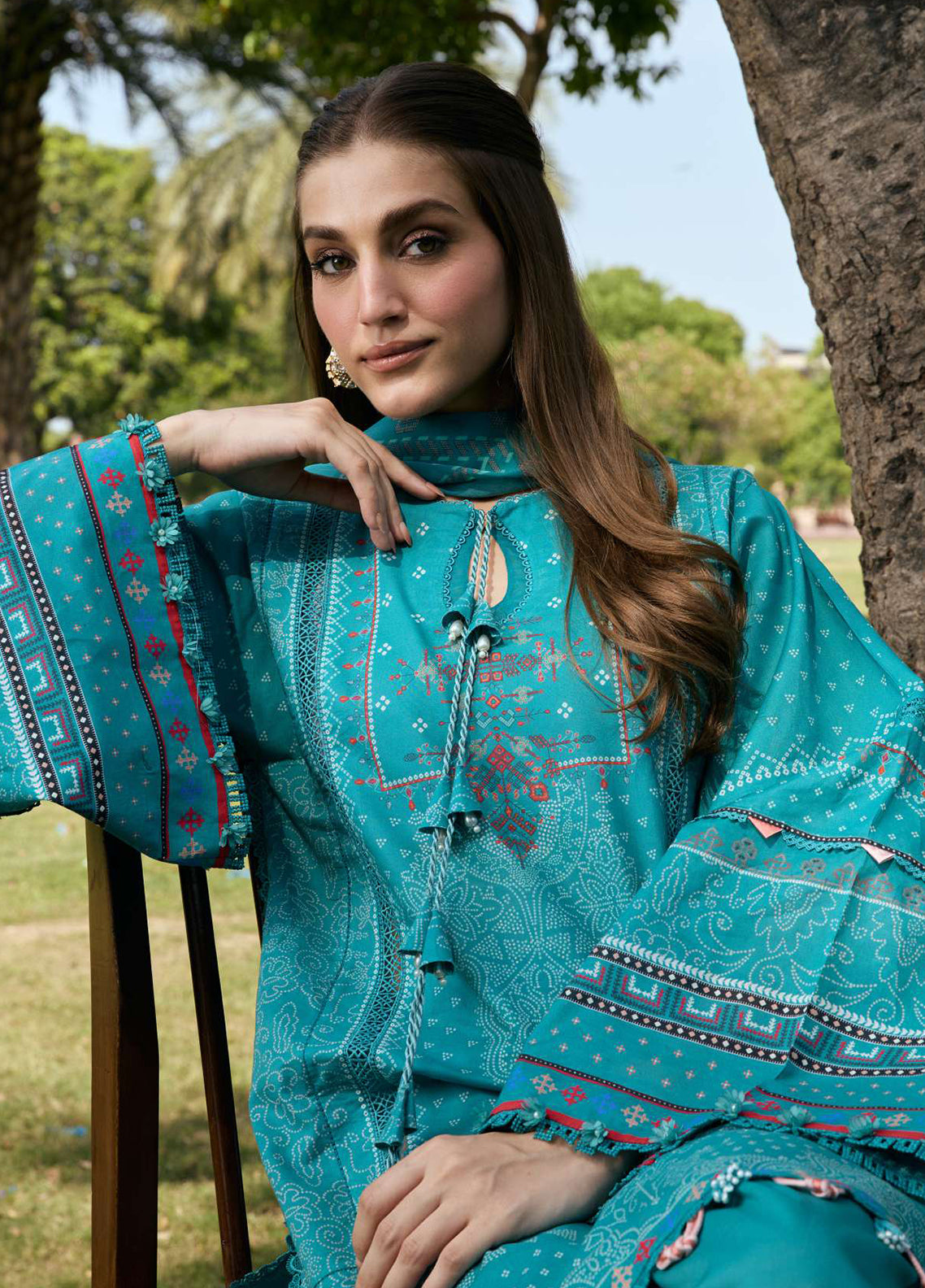 Aangan By Kahf Printed Lawn 3 Piece Unstitched Suit KHF25APC D-5B KEHKASHAN Aangan By Kahf Printed Lawn 3 Piece Unstitched Suit KHF25APC D-5B KEHKASHAN