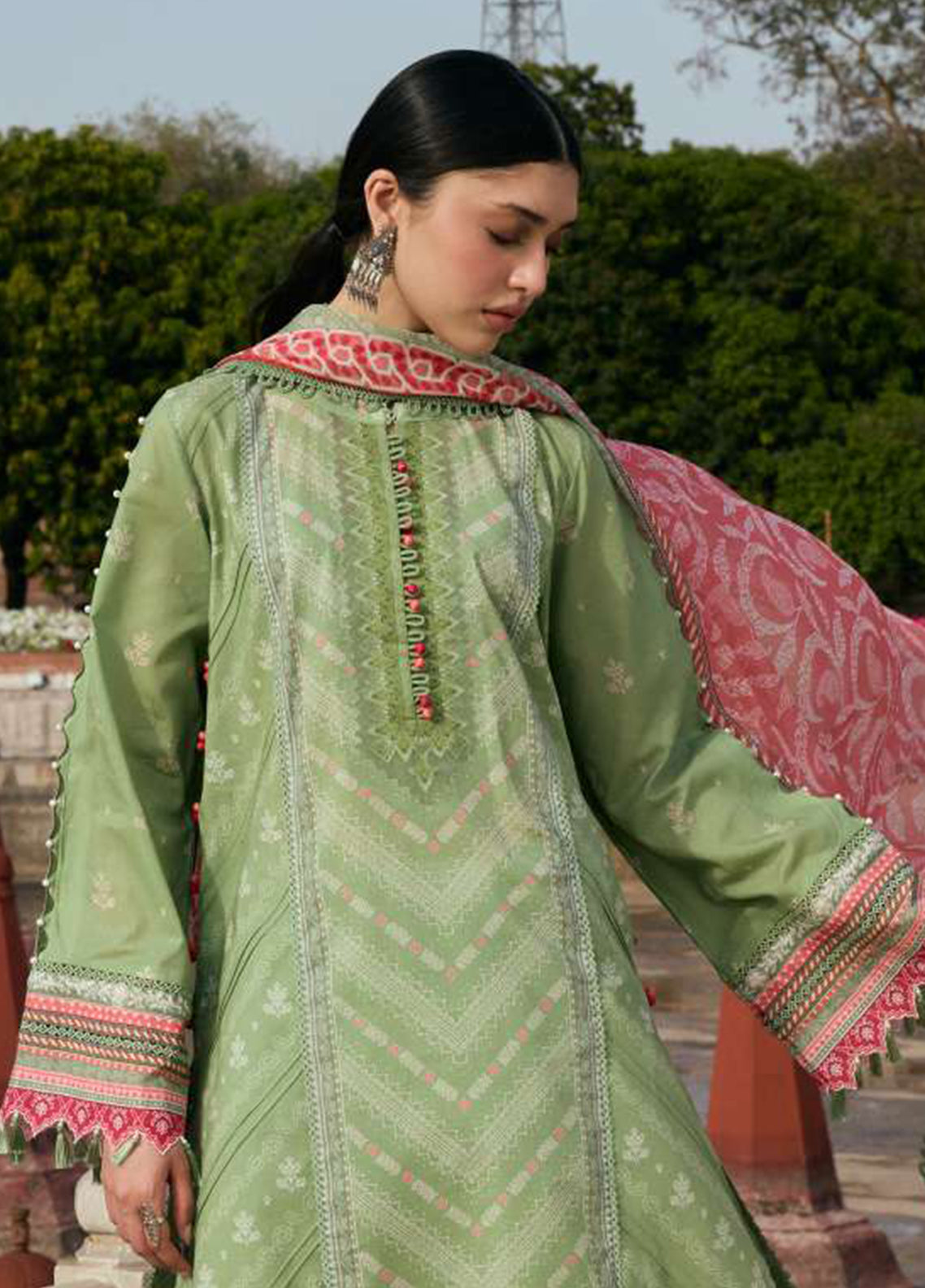 Aangan By Kahf Printed Lawn 3 Piece Unstitched Suit KHF25APC D-6B GUL-BAHAR Aangan By Kahf Printed Lawn 3 Piece Unstitched Suit KHF25APC D-6B GUL-BAHAR