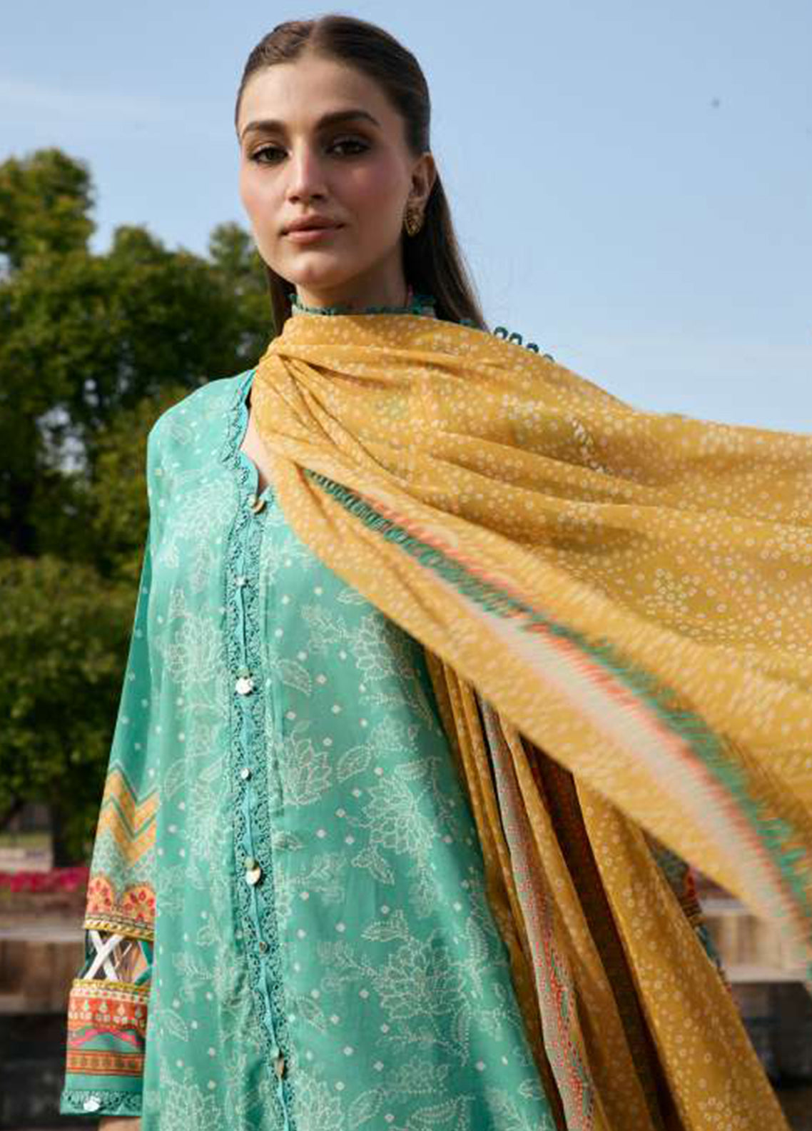 Aangan By Kahf Printed Lawn 3 Piece Unstitched Suit KHF25APC D-7A NAZISH Aangan By Kahf Printed Lawn 3 Piece Unstitched Suit KHF25APC D-7A NAZISH