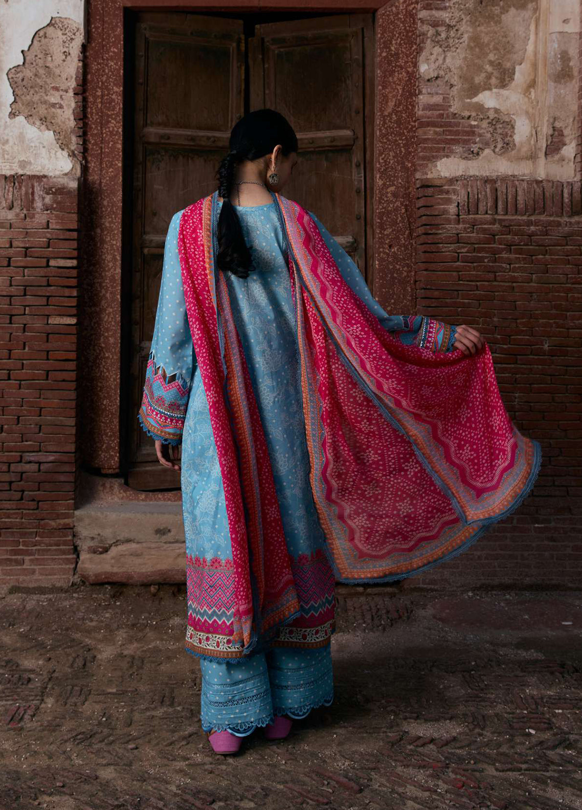 Aangan By Kahf Printed Lawn 3 Piece Unstitched Suit KHF25APC D-7B SHABNAM Aangan By Kahf Printed Lawn 3 Piece Unstitched Suit KHF25APC D-7B SHABNAM