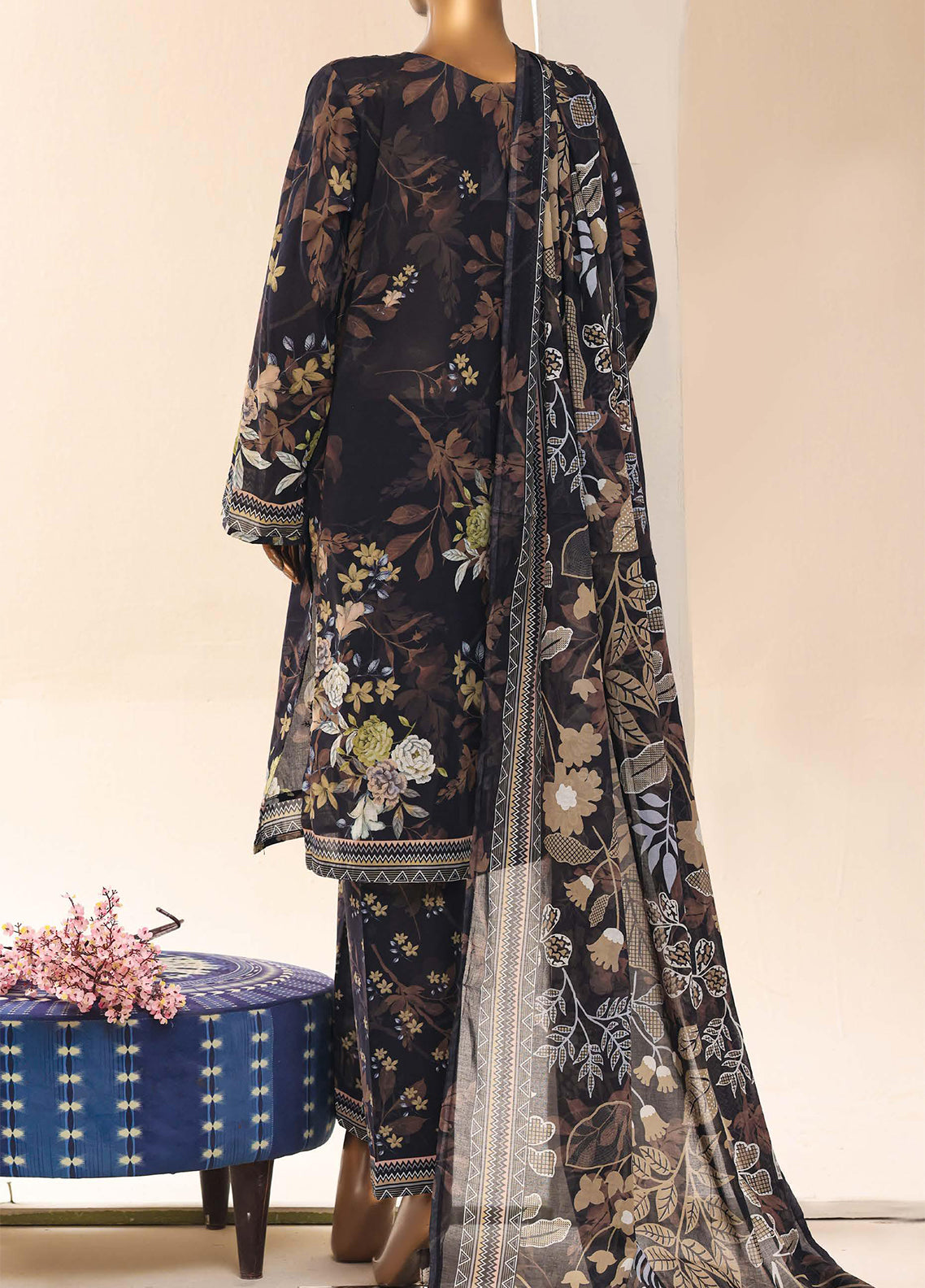Aashkaar By HZ Textiles Embroidered Lawn 3 Piece Stitched Suit HZ26APELV1 D-061 G BLACK Aashkaar By HZ Textiles Embroidered Lawn 3 Piece Stitched Suit HZ26APELV1 D-061 G BLACK