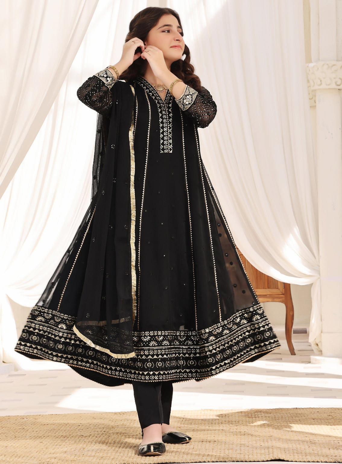 Abaan Zohan Embroidered Chiffon Suits Stitched 3 Piece - ABZO-006 KASHISH-BLACK Abaan Zohan Embroidered Chiffon Suits Stitched 3 Piece - ABZO-006 KASHISH-BLACK