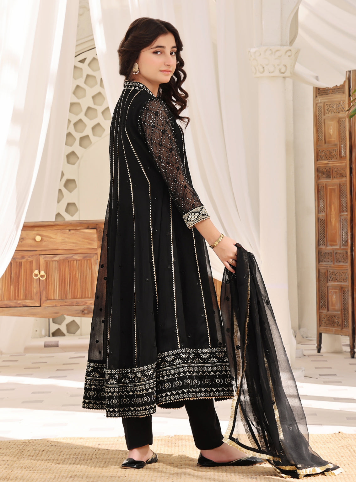 Abaan Zohan Embroidered Chiffon Suits Stitched 3 Piece - ABZO-006 KASHISH-BLACK Abaan Zohan Embroidered Chiffon Suits Stitched 3 Piece - ABZO-006 KASHISH-BLACK
