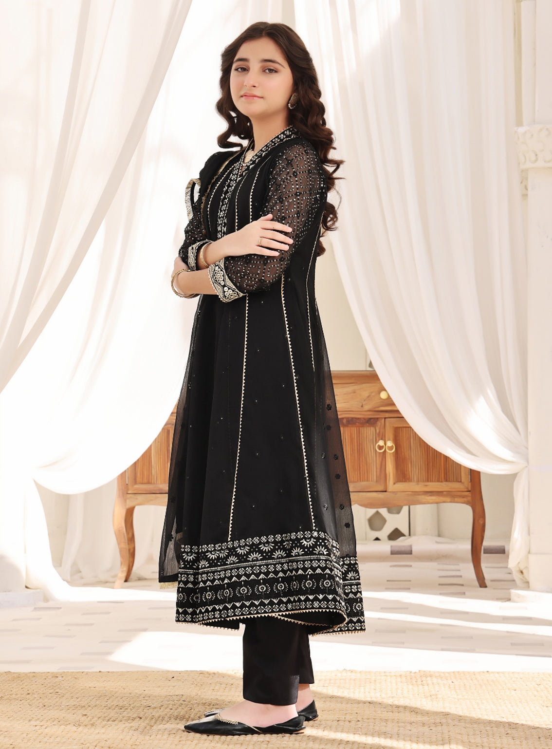 Abaan Zohan Embroidered Chiffon Suits Stitched 3 Piece - ABZO-006 KASHISH-BLACK Abaan Zohan Embroidered Chiffon Suits Stitched 3 Piece - ABZO-006 KASHISH-BLACK