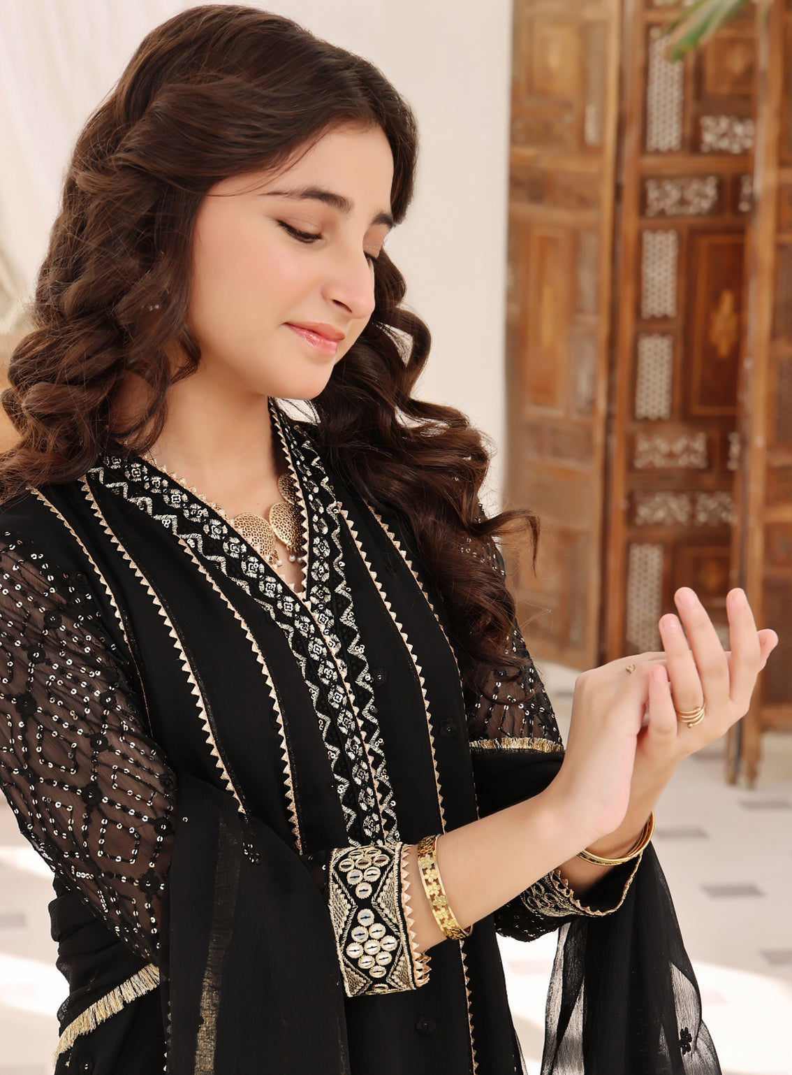 Abaan Zohan Embroidered Chiffon Suits Stitched 3 Piece - ABZO-006 KASHISH-BLACK Abaan Zohan Embroidered Chiffon Suits Stitched 3 Piece - ABZO-006 KASHISH-BLACK
