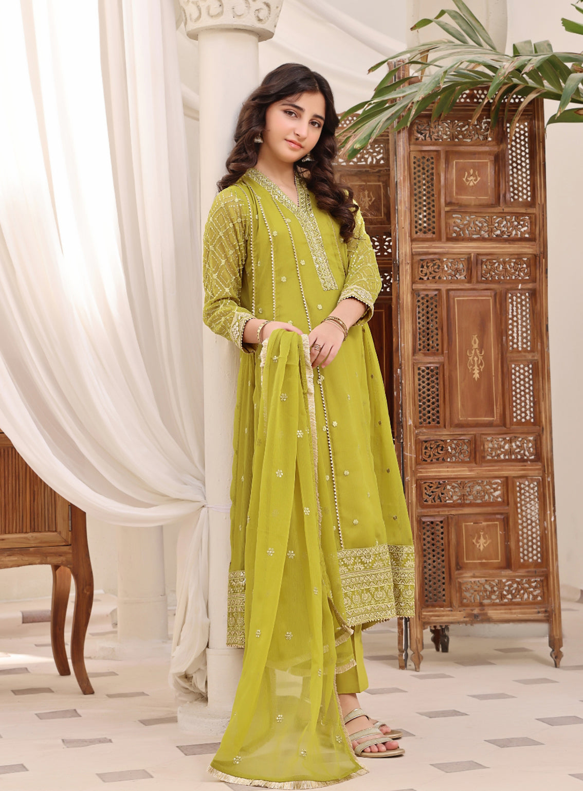 Abaan Zohan Embroidered Chiffon Suits Stitched 3 Piece - ABZO-006 KASHISH-DHANI Abaan Zohan Embroidered Chiffon Suits Stitched 3 Piece - ABZO-006 KASHISH-DHANI