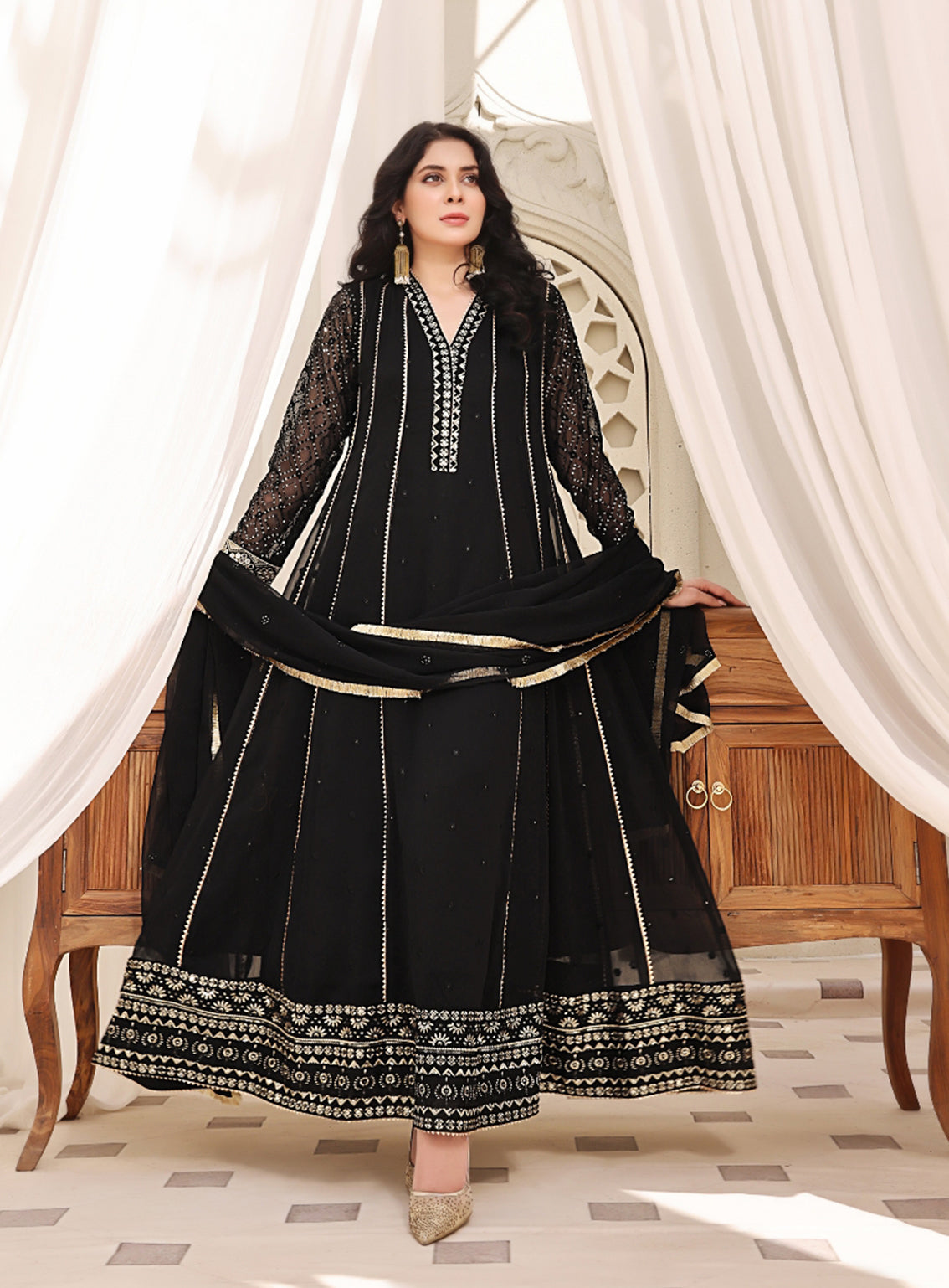 Abaan Zohan Formal Embroidered Chiffon Suits Stitched 4 Piece - ABZO24F-005-KASHISH-BLACK Abaan Zohan Formal Embroidered Chiffon Suits Stitched 4 Piece - ABZO24F-005-KASHISH-BLACK