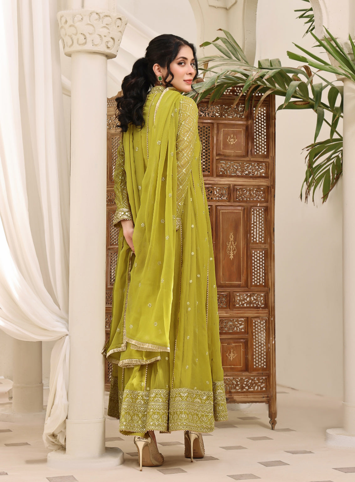 Abaan Zohan Formal Embroidered Chiffon Suits Stitched 4 Piece - ABZO24F-005-KASHISH-DHANI Abaan Zohan Formal Embroidered Chiffon Suits Stitched 4 Piece - ABZO24F-005-KASHISH-DHANI