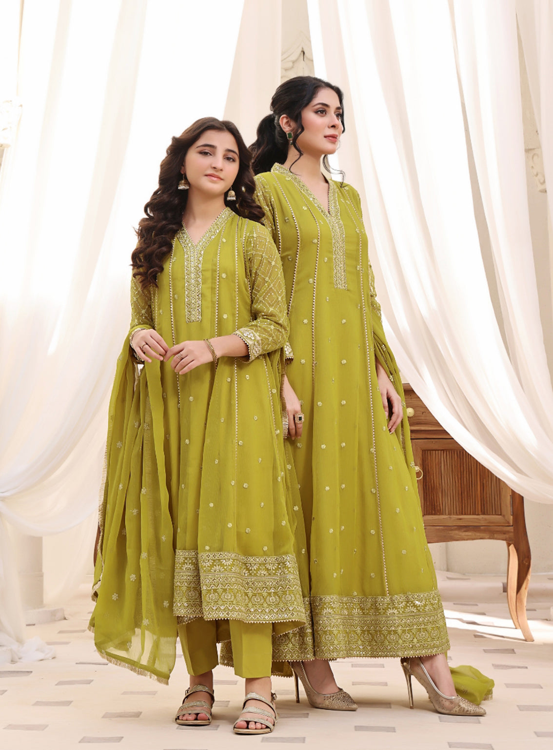 Abaan Zohan Formal Embroidered Chiffon Suits Stitched 4 Piece - ABZO24F-005-KASHISH-DHANI Abaan Zohan Formal Embroidered Chiffon Suits Stitched 4 Piece - ABZO24F-005-KASHISH-DHANI
