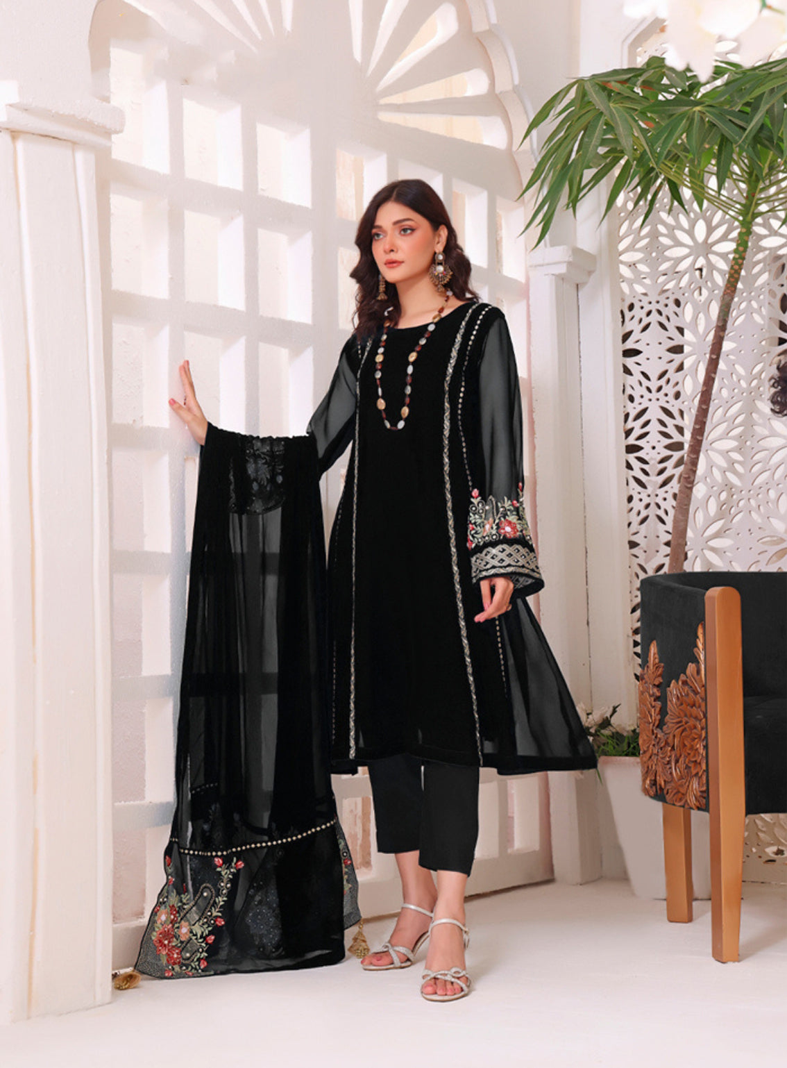 Abaan Zohan Formal Embroidered Chiffon Suits Stitched 4 Piece - ABZO24F-ZEENIA-BLACK Abaan Zohan Formal Embroidered Chiffon Suits Stitched 4 Piece - ABZO24F-ZEENIA-BLACK