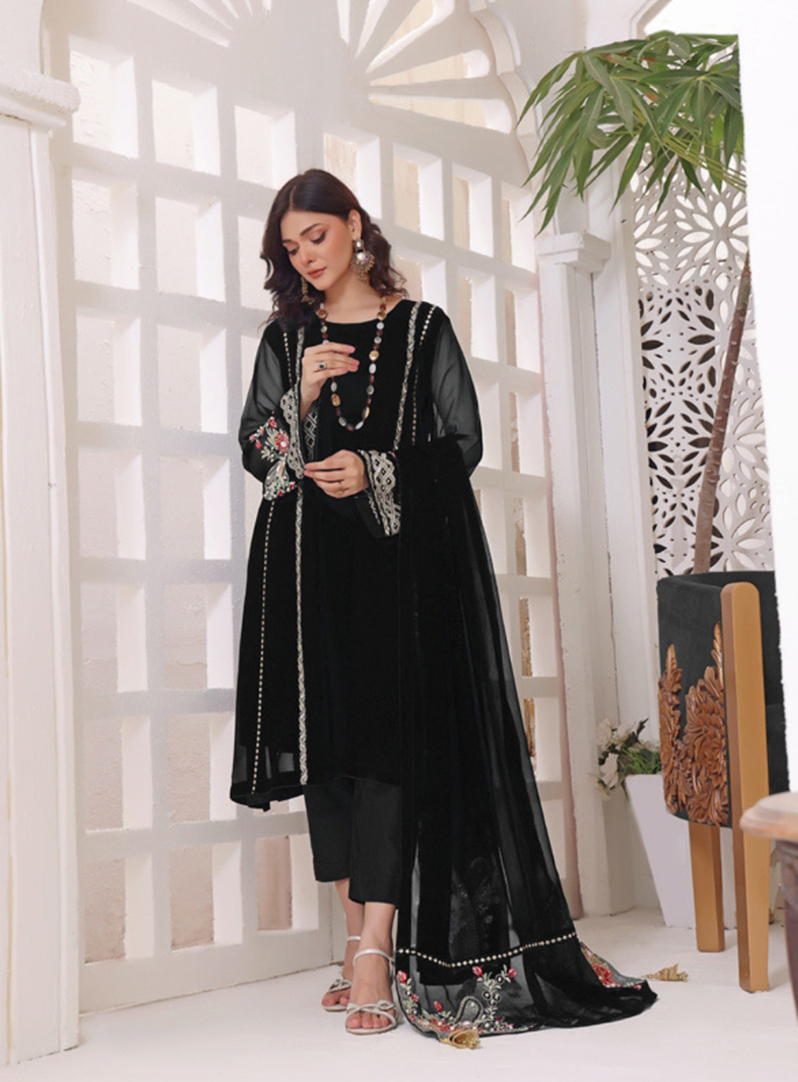 Abaan Zohan Formal Embroidered Chiffon Suits Stitched 4 Piece - ABZO24F-ZEENIA-BLACK Abaan Zohan Formal Embroidered Chiffon Suits Stitched 4 Piece - ABZO24F-ZEENIA-BLACK
