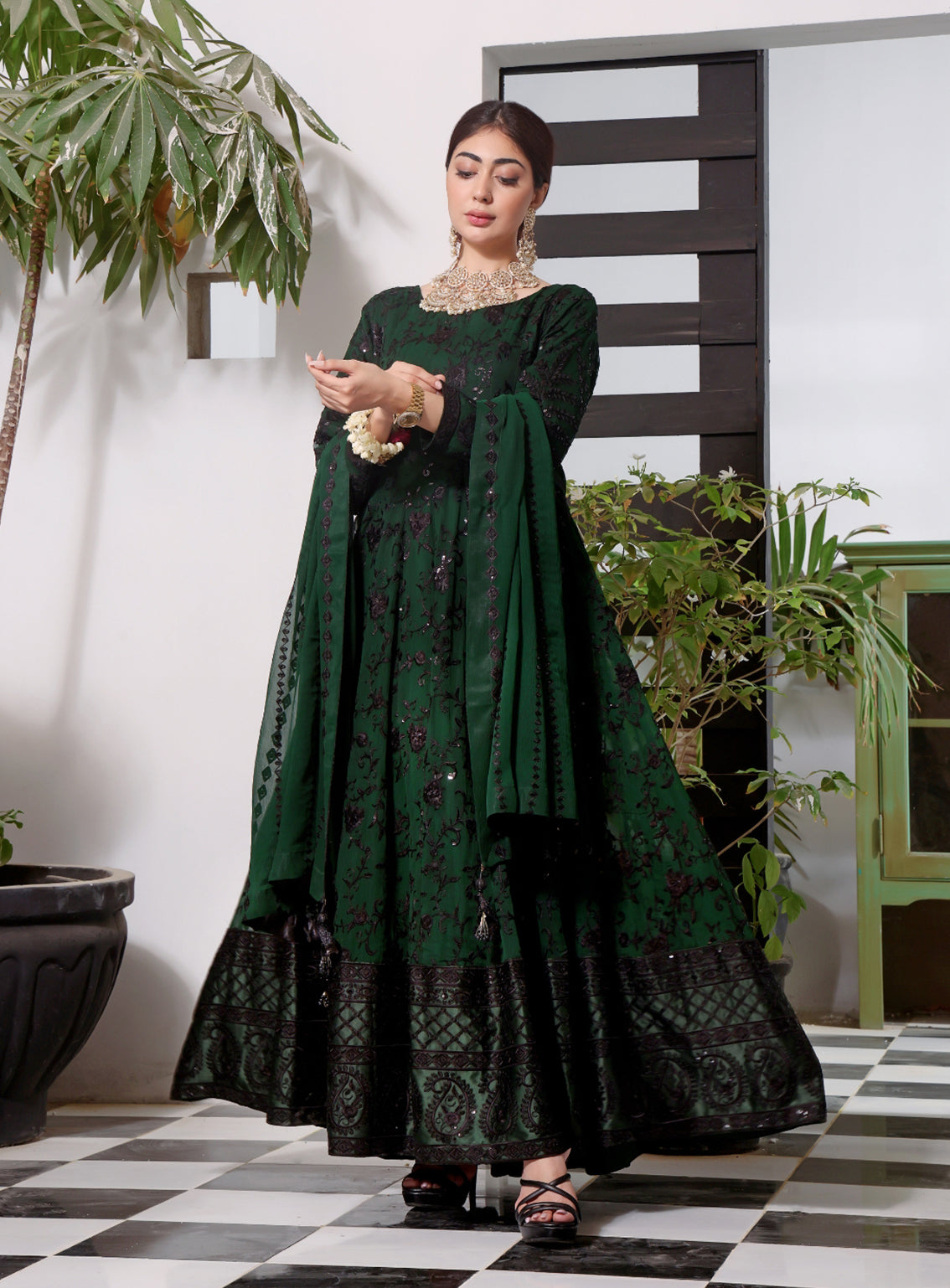 Abaan Zohan Luxury Embroidered Chiffon Suits Stitched 3 Piece - ABZO24W-003 SIYAAH-KAI GREEN Abaan Zohan Luxury Embroidered Chiffon Suits Stitched 3 Piece - ABZO24W-003 SIYAAH-KAI GREEN