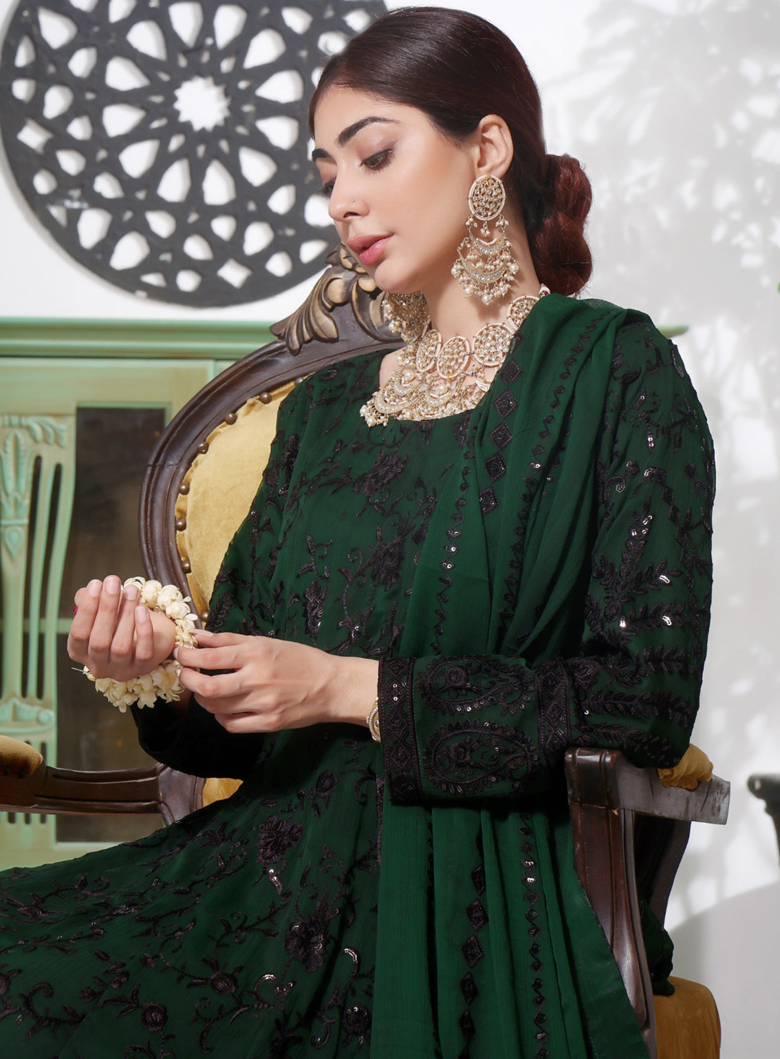 Abaan Zohan Luxury Embroidered Chiffon Suits Stitched 3 Piece - ABZO24W-003 SIYAAH-KAI GREEN Abaan Zohan Luxury Embroidered Chiffon Suits Stitched 3 Piece - ABZO24W-003 SIYAAH-KAI GREEN
