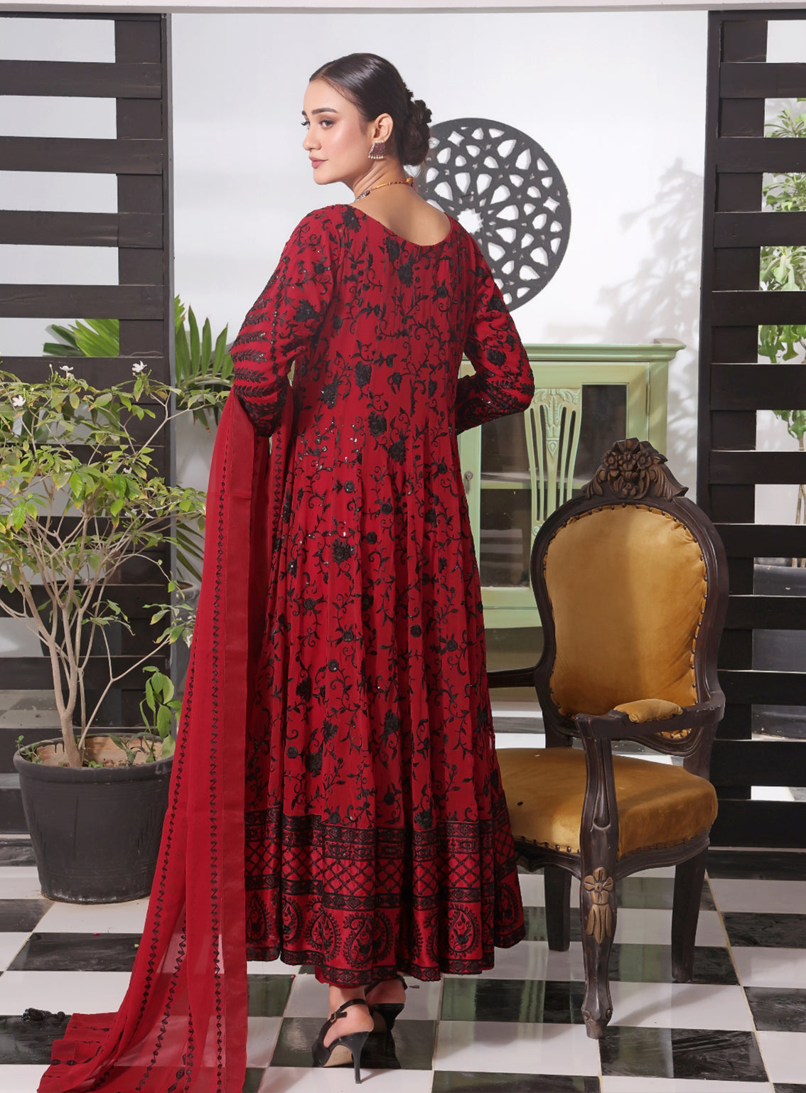 Abaan Zohan Luxury Embroidered Chiffon Suits Stitched 3 Piece - ABZO24W-003 SIYAAH-RED Abaan Zohan Luxury Embroidered Chiffon Suits Stitched 3 Piece - ABZO24W-003 SIYAAH-RED