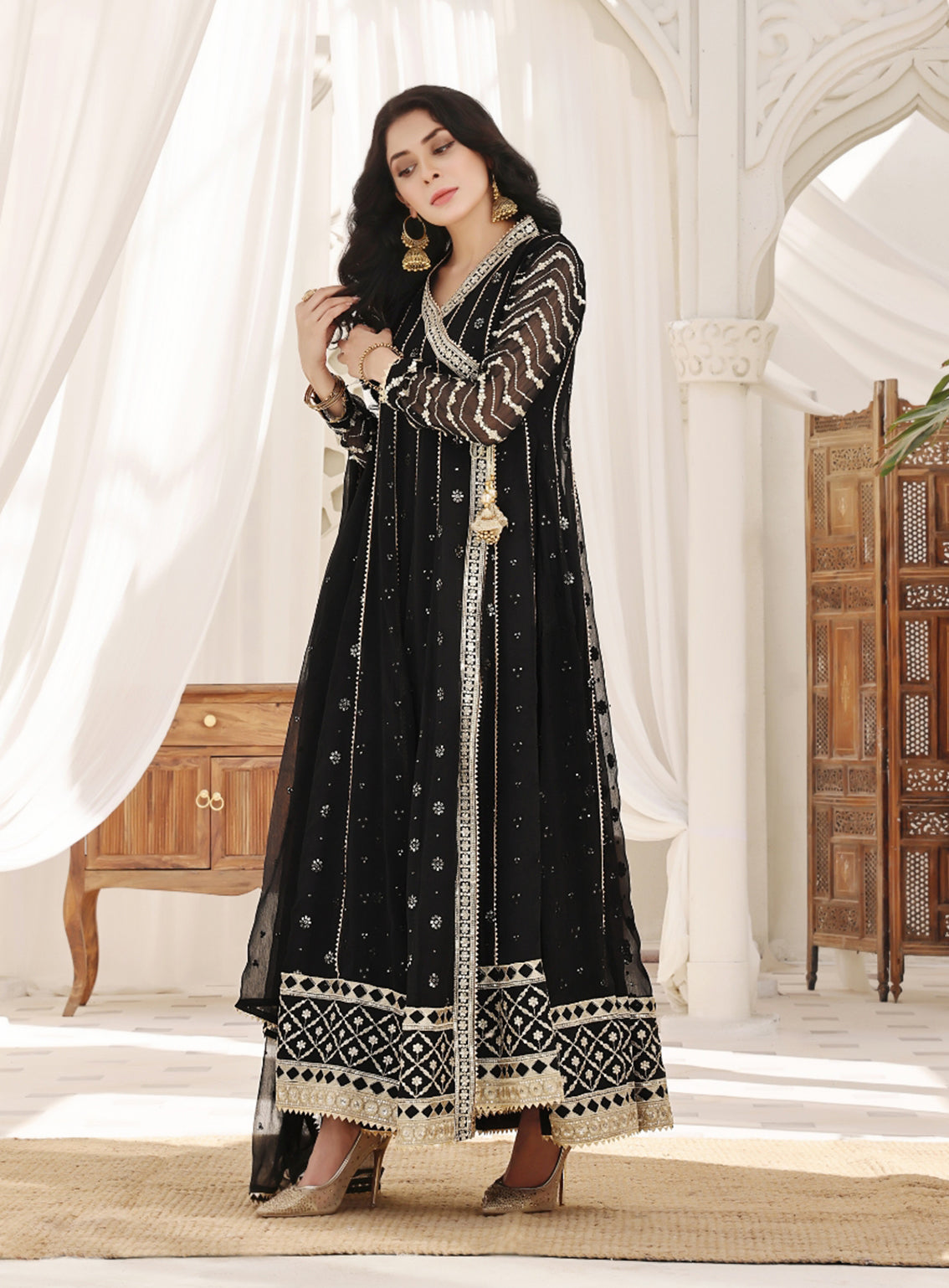 Abaan Zohan Luxury Embroidered Chiffon Suits Stitched 3 Piece - ABZO24W-004 NAYAAB-BLACK Abaan Zohan Luxury Embroidered Chiffon Suits Stitched 3 Piece - ABZO24W-004 NAYAAB-BLACK