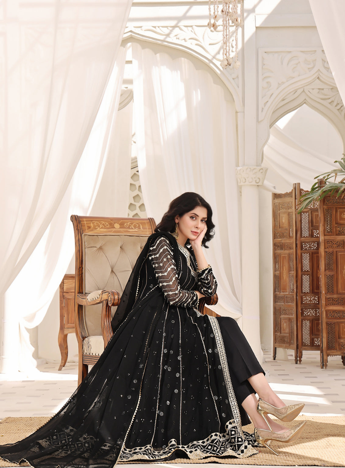 Abaan Zohan Luxury Embroidered Chiffon Suits Stitched 3 Piece - ABZO24W-004 NAYAAB-BLACK Abaan Zohan Luxury Embroidered Chiffon Suits Stitched 3 Piece - ABZO24W-004 NAYAAB-BLACK
