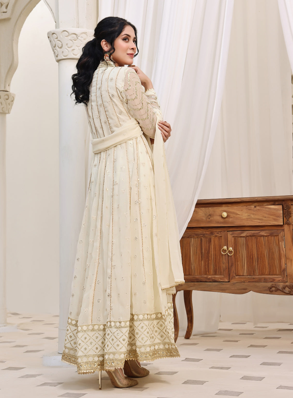 Abaan Zohan Luxury Embroidered Chiffon Suits Stitched 3 Piece - ABZO24W-004 NAYAAB-OFF WHITE Abaan Zohan Luxury Embroidered Chiffon Suits Stitched 3 Piece - ABZO24W-004 NAYAAB-OFF WHITE