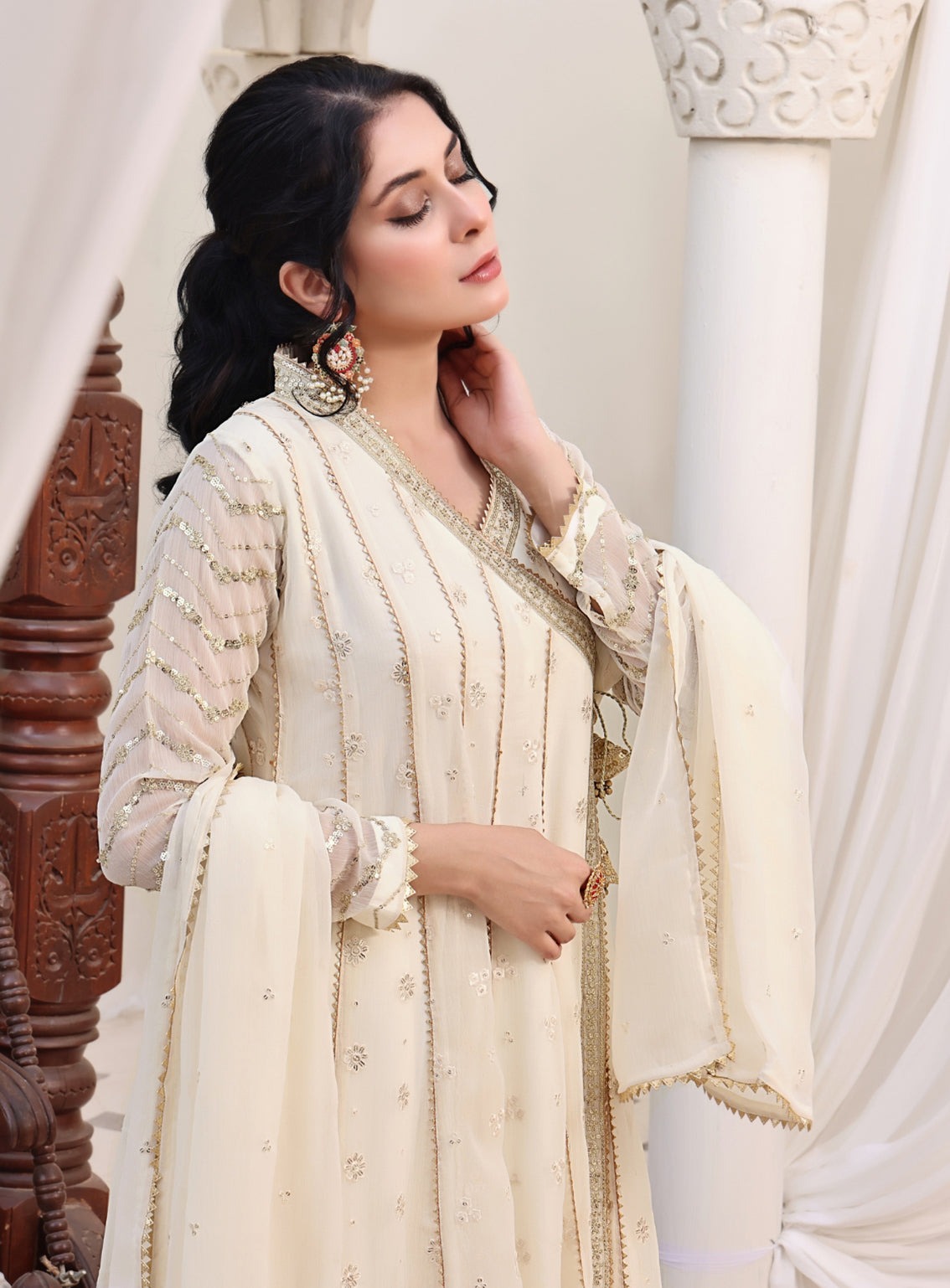 Abaan Zohan Luxury Embroidered Chiffon Suits Stitched 3 Piece - ABZO24W-004 NAYAAB-OFF WHITE Abaan Zohan Luxury Embroidered Chiffon Suits Stitched 3 Piece - ABZO24W-004 NAYAAB-OFF WHITE