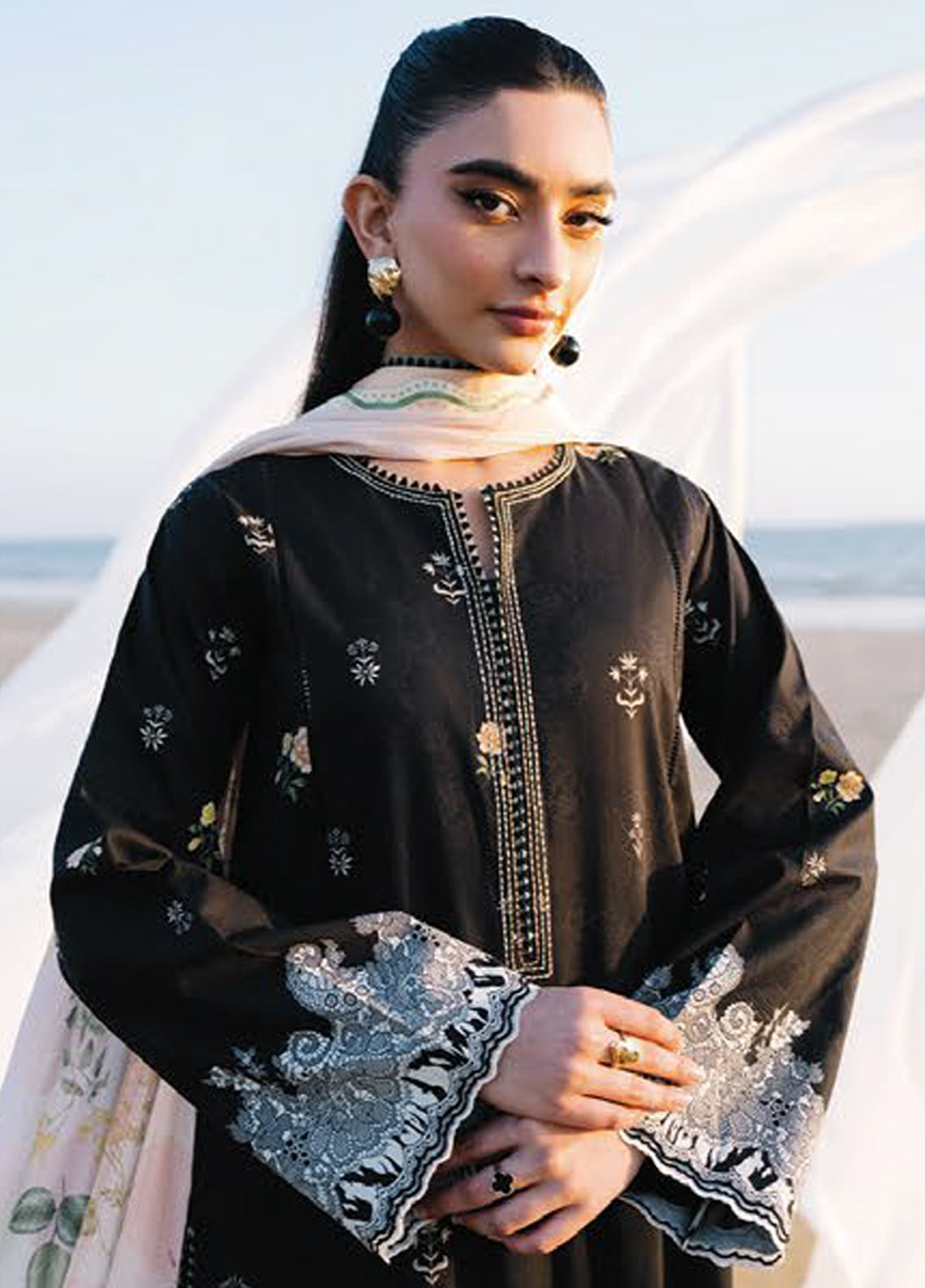 Afsanah By Seran Embroidered Lawn 3 Piece Unstitched Suit SRN26AV2 D-01 ESMA Afsanah By Seran Embroidered Lawn 3 Piece Unstitched Suit SRN26AV2 D-01 ESMA