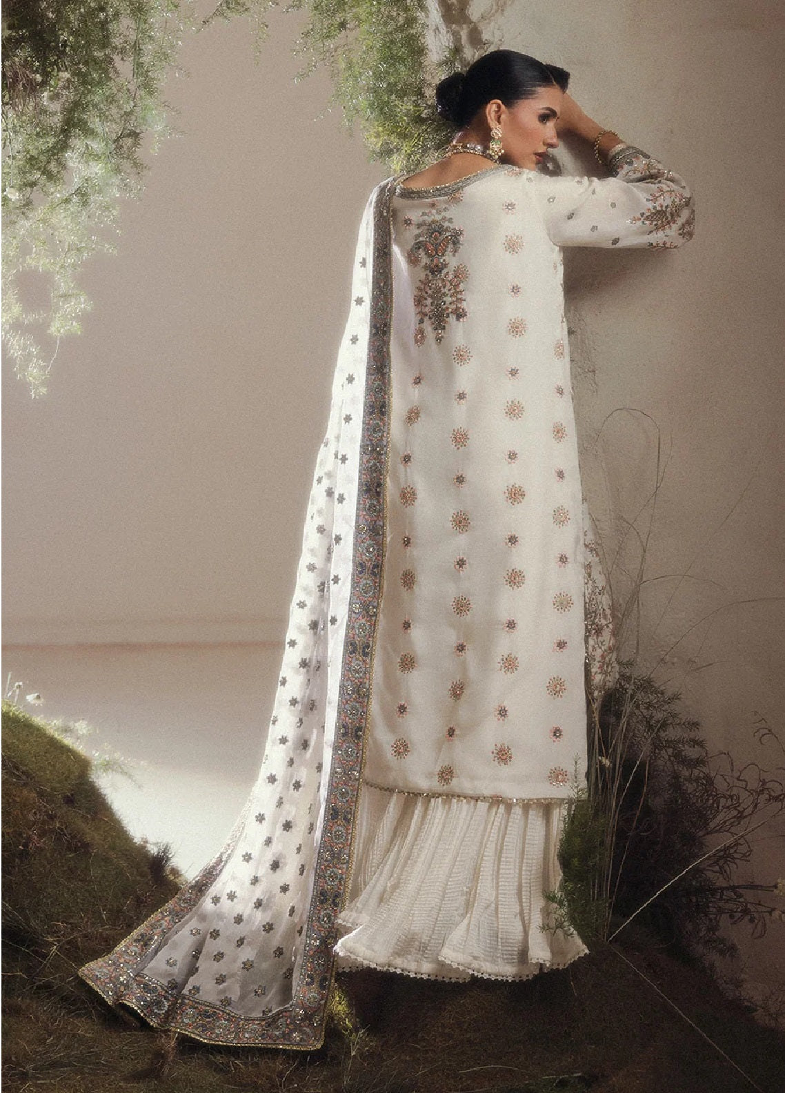 Aik Shaam By AIK Atelier Embroidered Silk 3 Piece Unstitched Suit AIK26ASV3 D-LOOK-C2601 Aik Shaam By AIK Atelier Embroidered Silk 3 Piece Unstitched Suit AIK26ASV3 D-LOOK-C2601