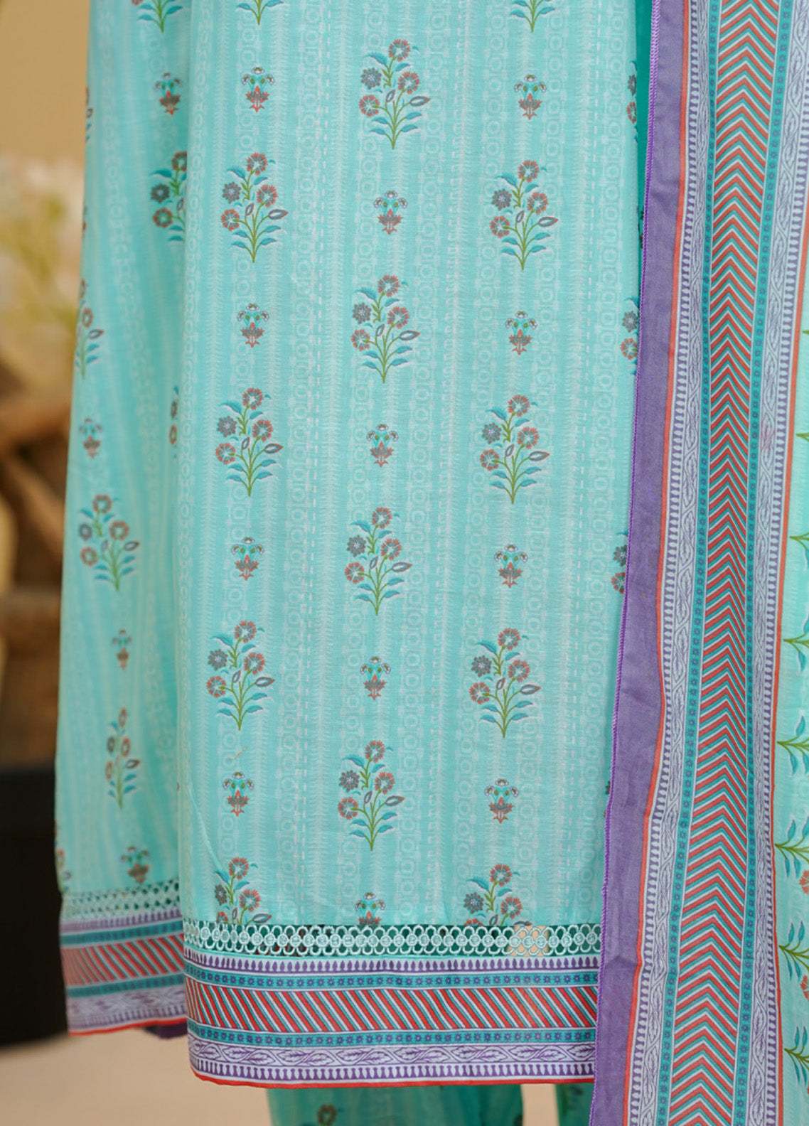 Aizal Printed Lawn Suits Stitched 3 Piece - AL25PFL 02 Aizal Printed Lawn Suits Stitched 3 Piece - AL25PFL 02