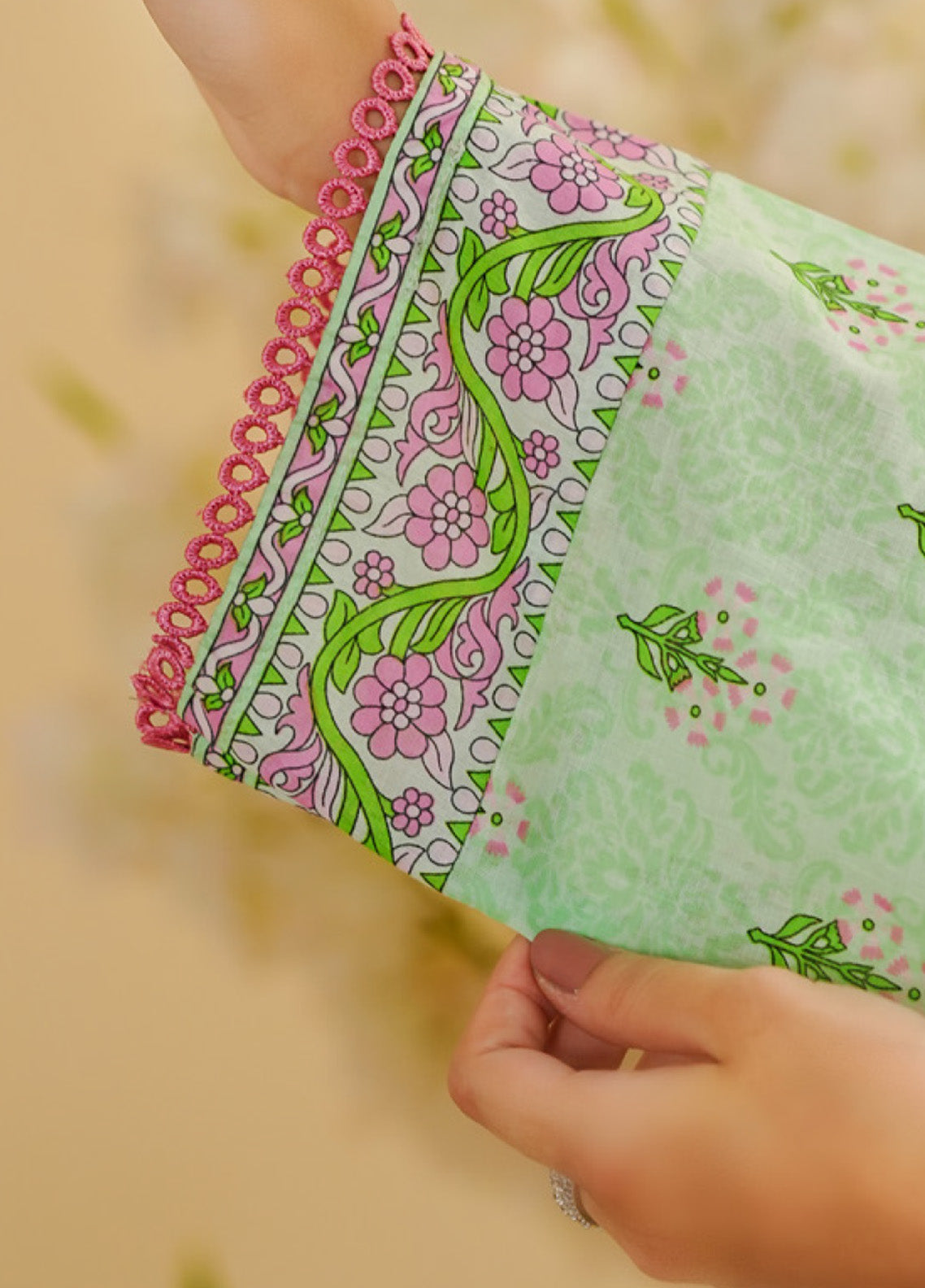 Aizal Printed Lawn Suits Stitched 3 Piece - AL25PFL 04 Aizal Printed Lawn Suits Stitched 3 Piece - AL25PFL 04