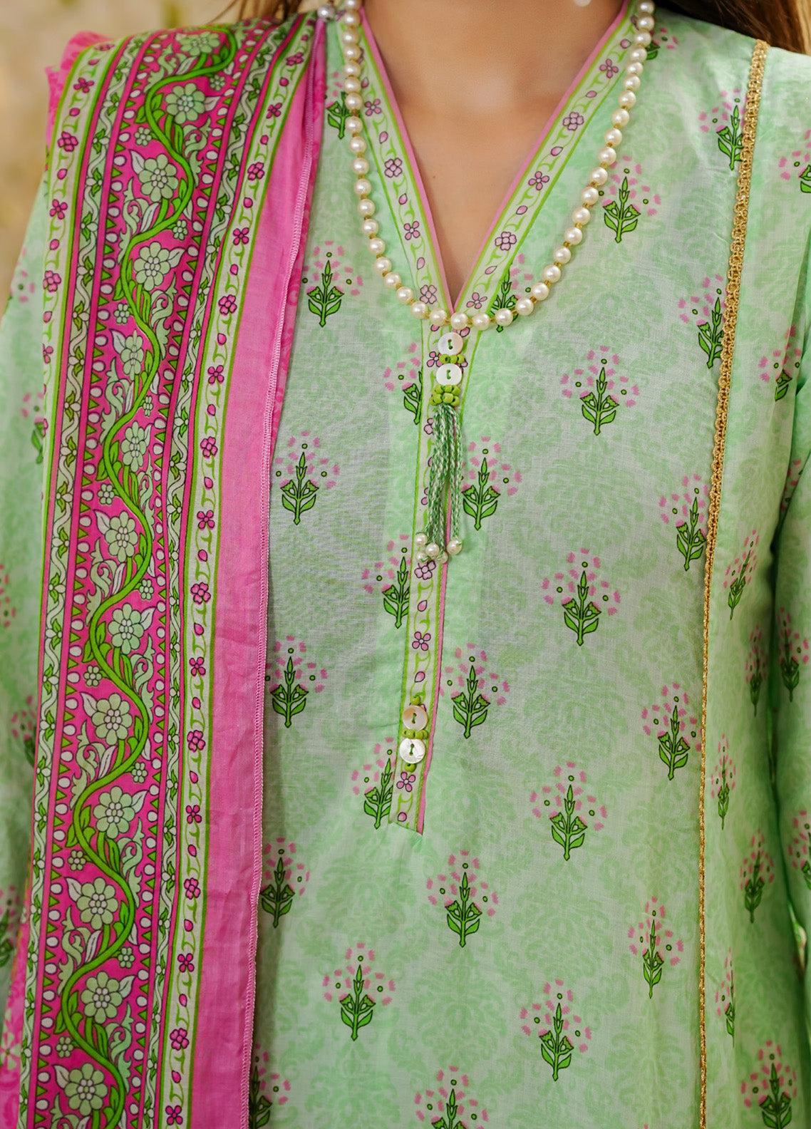 Aizal Printed Lawn Suits Stitched 3 Piece - AL25PFL 04 Aizal Printed Lawn Suits Stitched 3 Piece - AL25PFL 04