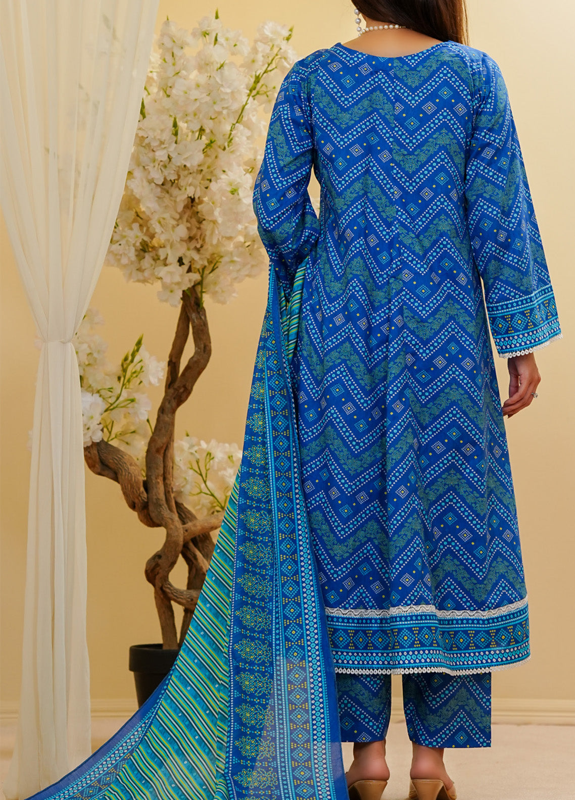 Aizal Printed Lawn Suits Stitched 3 Piece - AL25PFL 05 Aizal Printed Lawn Suits Stitched 3 Piece - AL25PFL 05