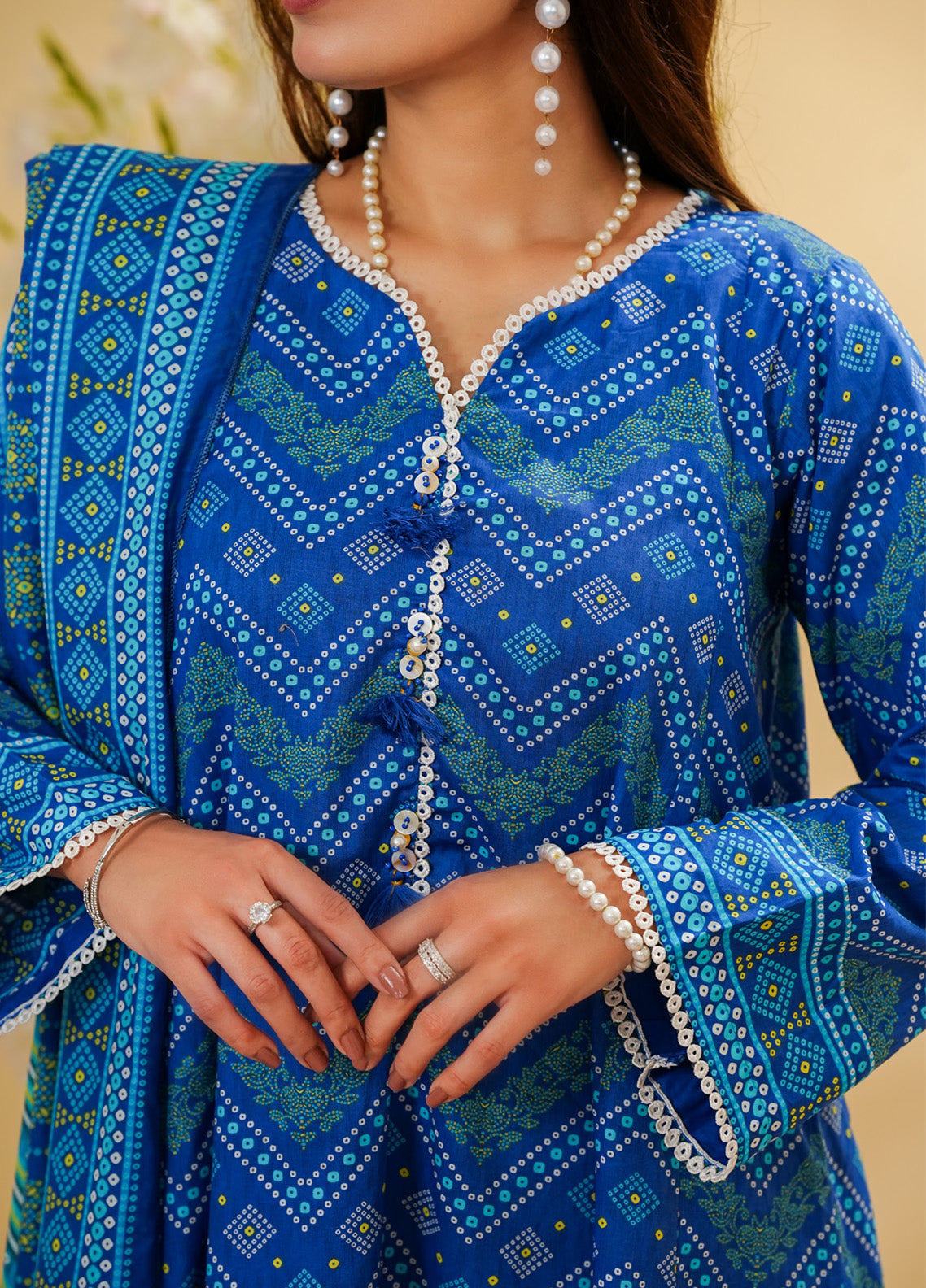 Aizal Printed Lawn Suits Stitched 3 Piece - AL25PFL 05 Aizal Printed Lawn Suits Stitched 3 Piece - AL25PFL 05