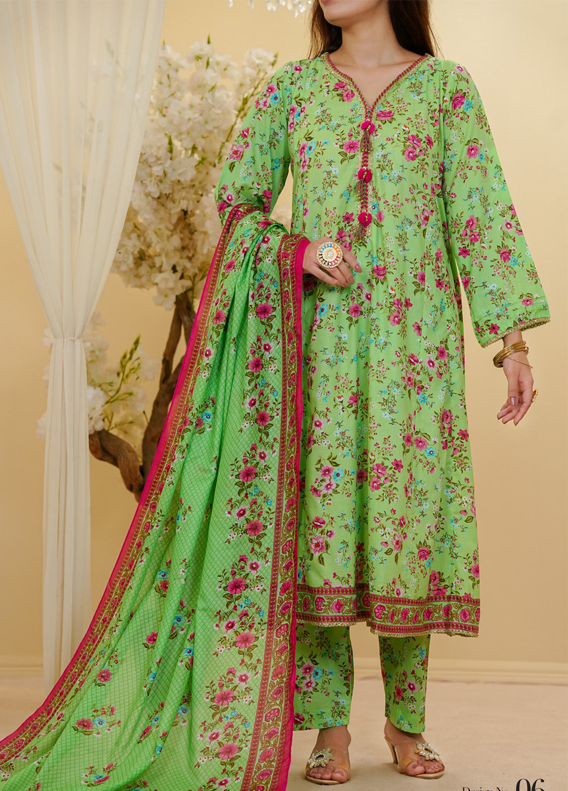 Aizal Printed Lawn Suits Stitched 3 Piece - AL25PFL 06 Aizal Printed Lawn Suits Stitched 3 Piece - AL25PFL 06