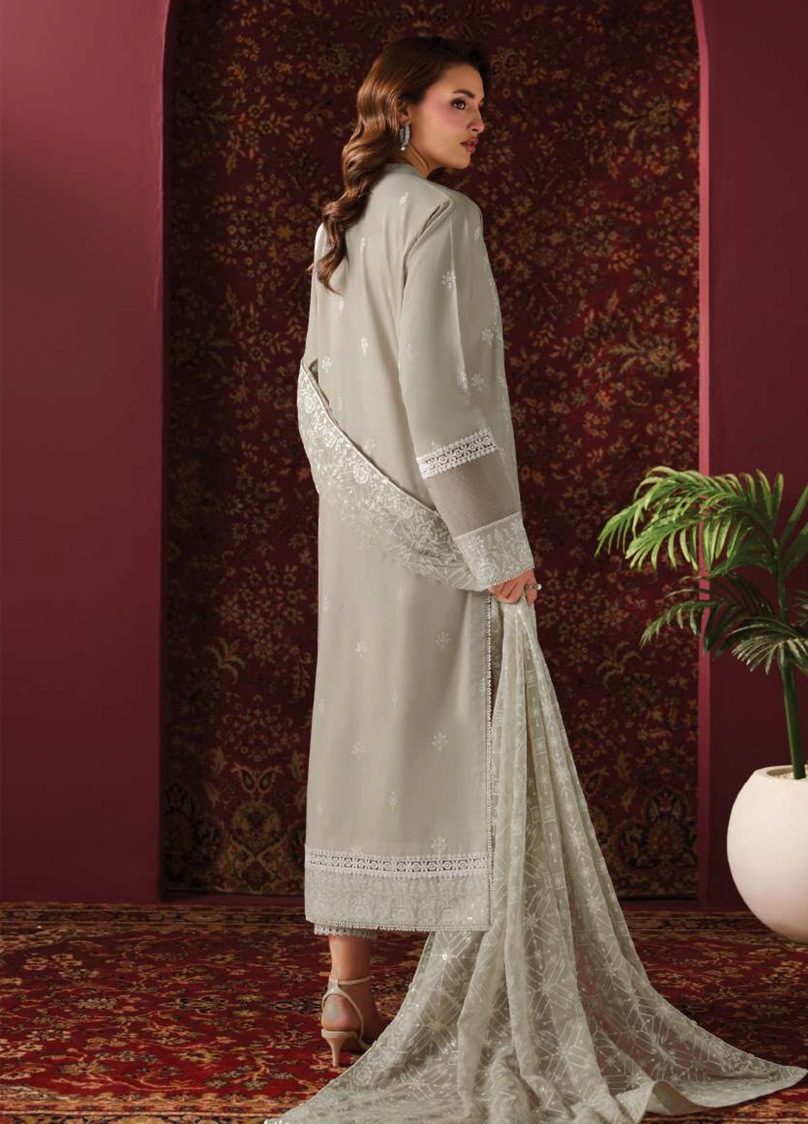 Alizeh Fashion Embroidered Lawn 3 Piece Unstitched Suit AF26ESL D-EL-7060-SLATE Alizeh Fashion Embroidered Lawn 3 Piece Unstitched Suit AF26ESL D-EL-7060-SLATE