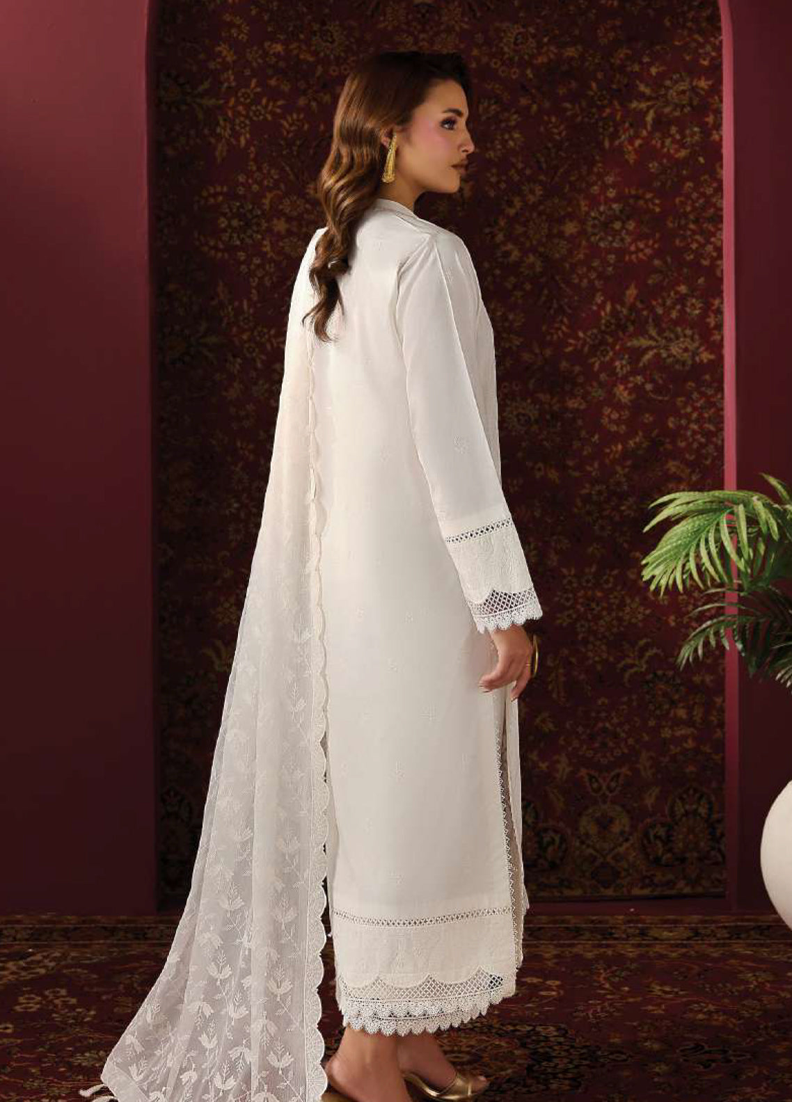 Alizeh Fashion Embroidered Lawn 3 Piece Unstitched Suit AF26ESL D-EL-7064-YARA Alizeh Fashion Embroidered Lawn 3 Piece Unstitched Suit AF26ESL D-EL-7064-YARA