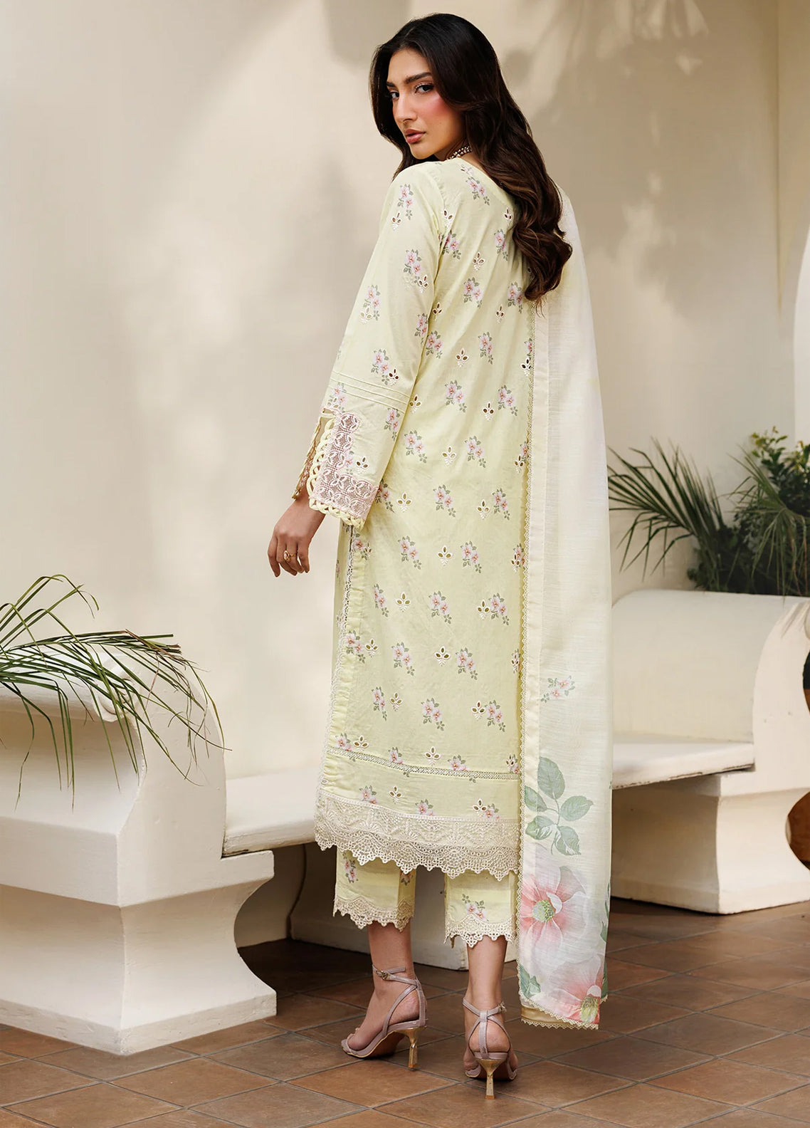 Amani By Zarif Embroidered Lawn 3 Piece Stitched Suit ZF25PLV1 D-02 DAAHR Amani By Zarif Embroidered Lawn 3 Piece Stitched Suit ZF25PLV1 D-02 DAAHR