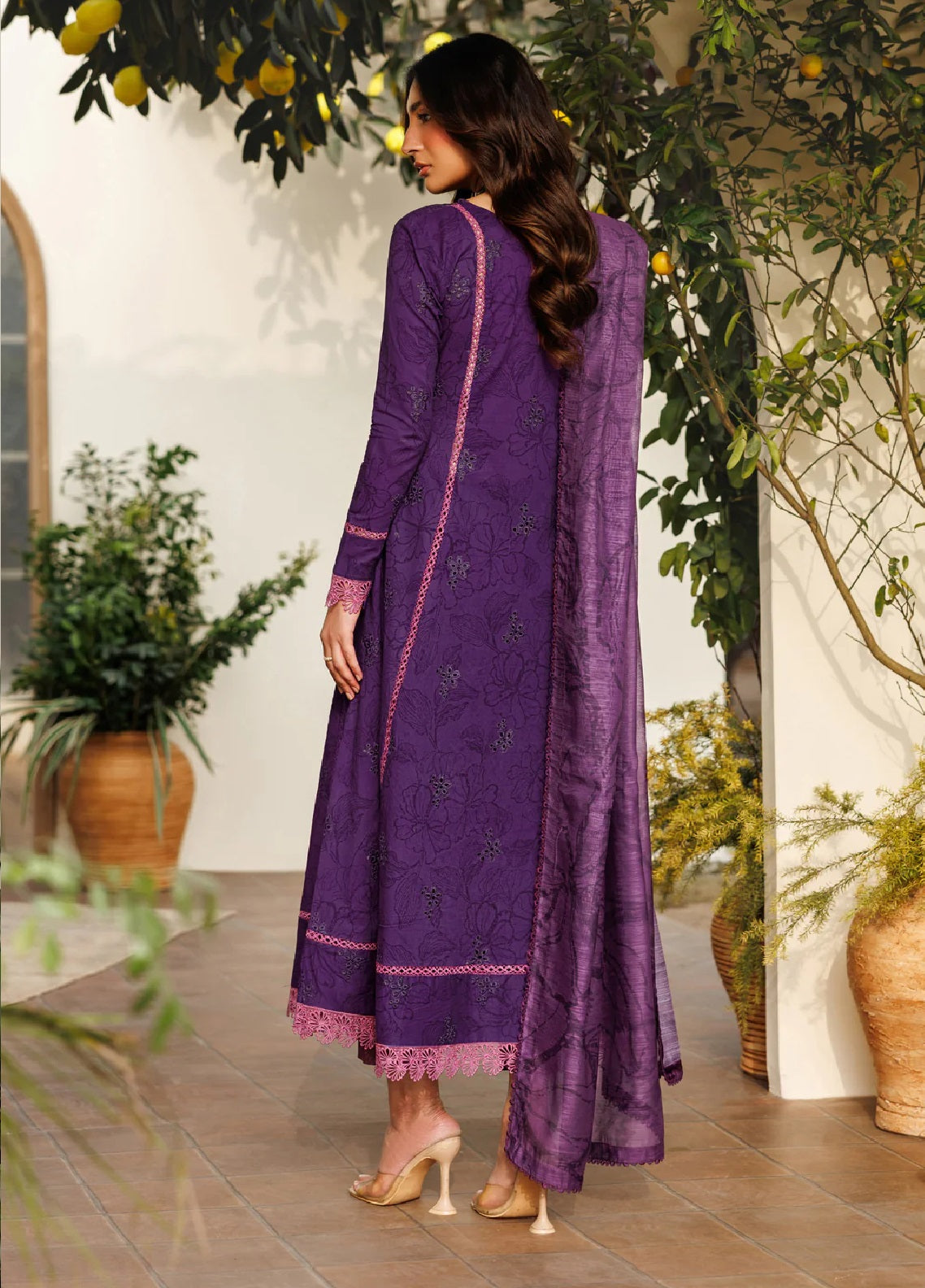 Amani By Zarif Embroidered Lawn 3 Piece Stitched Suit ZF25PLV1 D-03 TIREN Amani By Zarif Embroidered Lawn 3 Piece Stitched Suit ZF25PLV1 D-03 TIREN