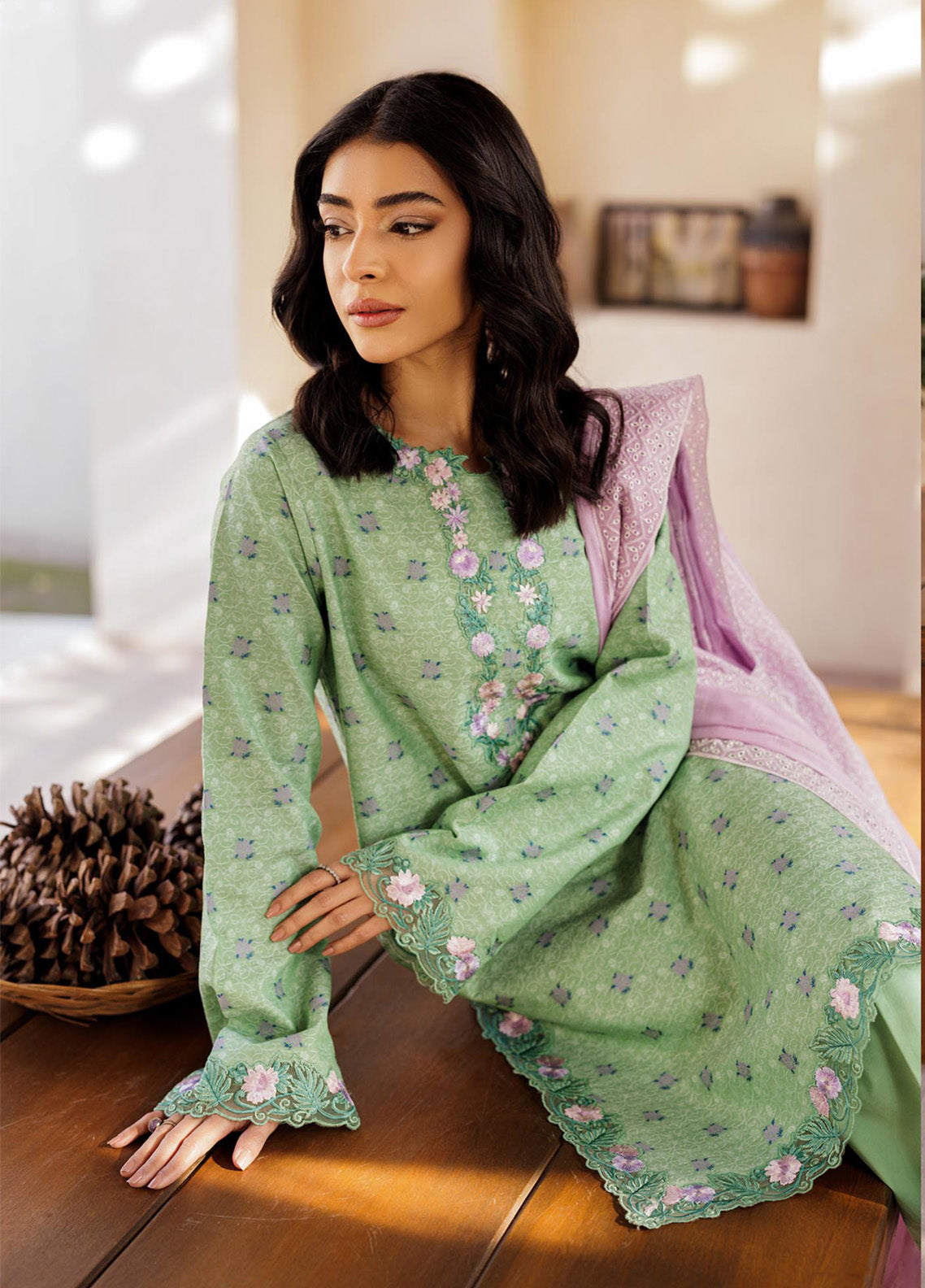 Amari by RajBari Embroidered Jacquard Lawn Suits Unstitched 3 Piece - RB25AHJ 01 Amari by RajBari Embroidered Jacquard Lawn Suits Unstitched 3 Piece - RB25AHJ 01
