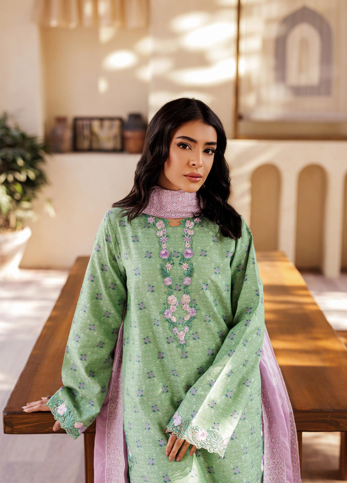 Amari by RajBari Embroidered Jacquard Lawn Suits Unstitched 3 Piece - RB25AHJ 01 Amari by RajBari Embroidered Jacquard Lawn Suits Unstitched 3 Piece - RB25AHJ 01