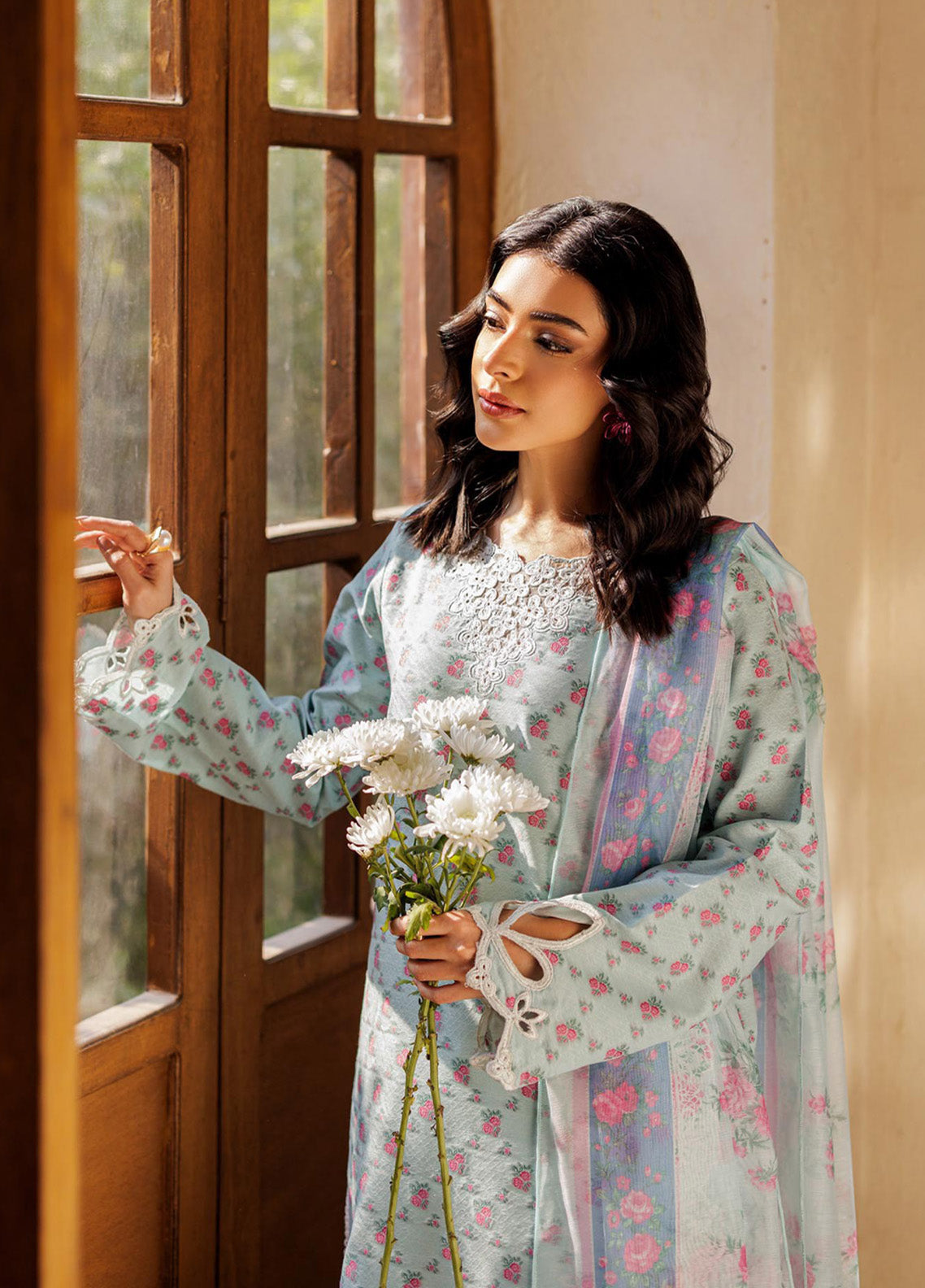 Amari by RajBari Embroidered Jacquard Lawn Suits Unstitched 3 Piece - RB25AHJ 02 Amari by RajBari Embroidered Jacquard Lawn Suits Unstitched 3 Piece - RB25AHJ 02