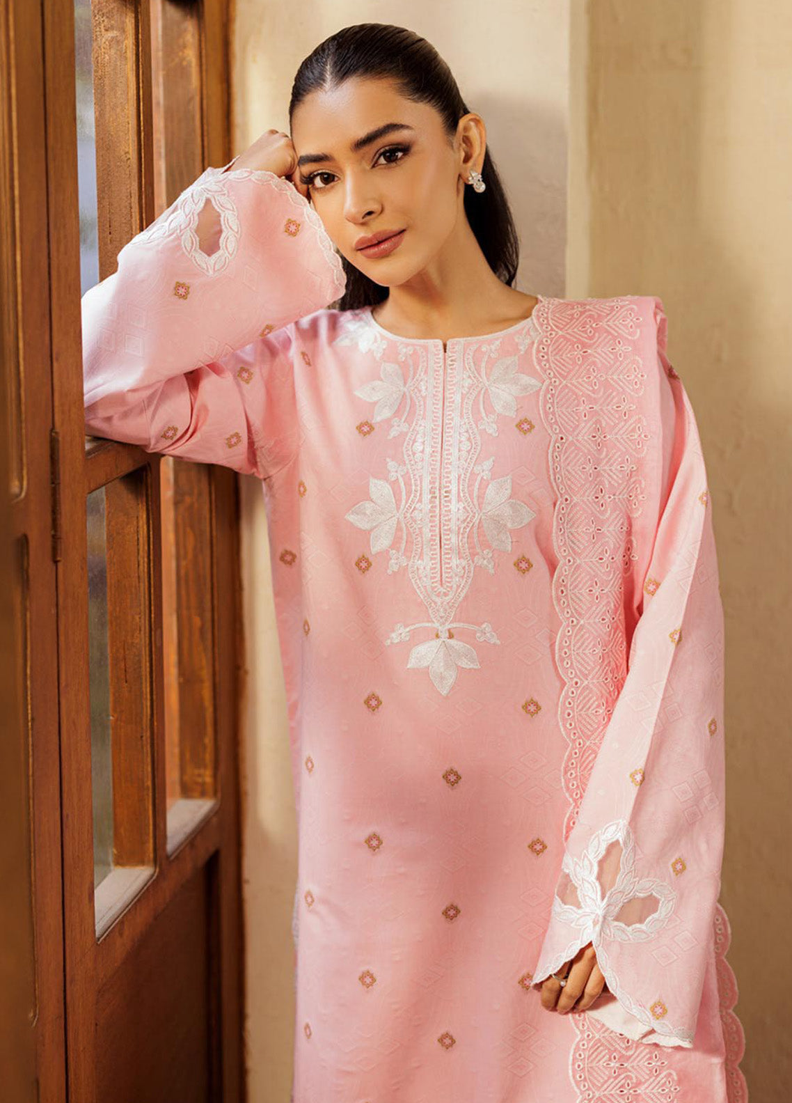Amari by RajBari Embroidered Jacquard Lawn Suits Unstitched 3 Piece - RB25AHJ 06 Amari by RajBari Embroidered Jacquard Lawn Suits Unstitched 3 Piece - RB25AHJ 06
