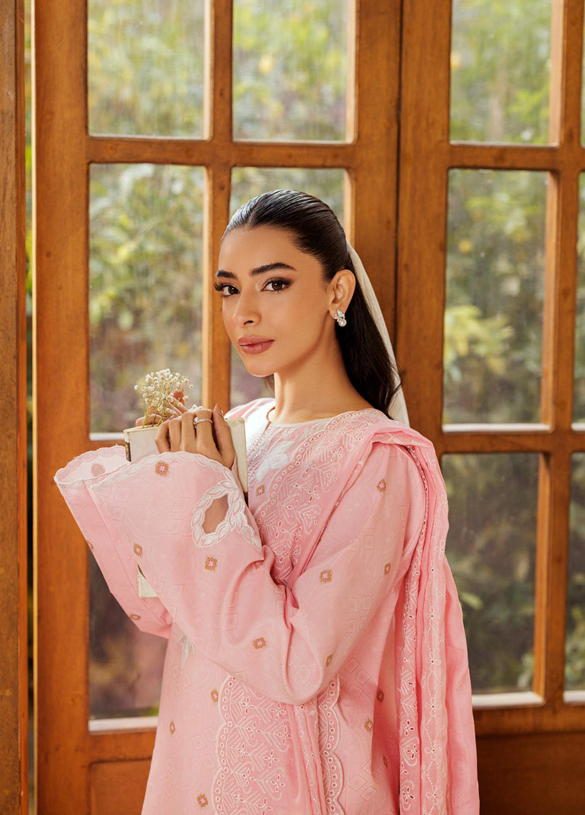 Amari by RajBari Embroidered Jacquard Lawn Suits Unstitched 3 Piece - RB25AHJ 06 Amari by RajBari Embroidered Jacquard Lawn Suits Unstitched 3 Piece - RB25AHJ 06