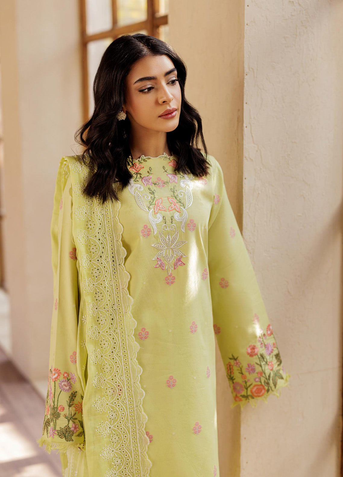 Amari by RajBari Embroidered Jacquard Lawn Suits Unstitched 3 Piece - RB25AHJ 08 Amari by RajBari Embroidered Jacquard Lawn Suits Unstitched 3 Piece - RB25AHJ 08