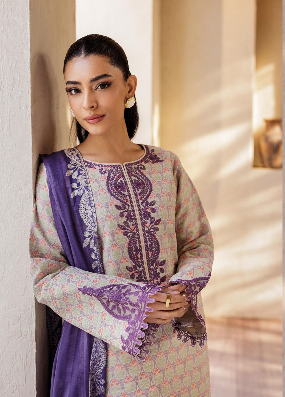 Amari by RajBari Embroidered Jacquard Lawn Suits Unstitched 3 Piece - RB25AHJ 11 Amari by RajBari Embroidered Jacquard Lawn Suits Unstitched 3 Piece - RB25AHJ 11