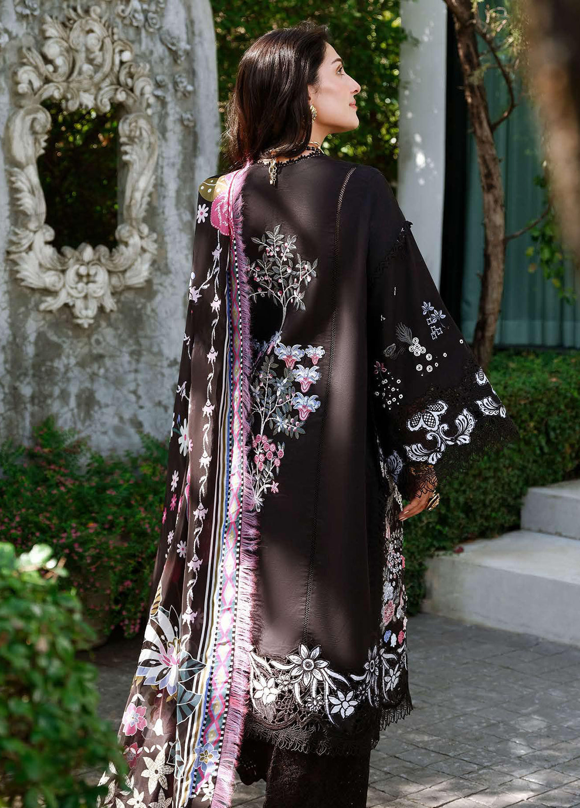 Amoi By Mushq Embroidered Lawn 3 Piece Unstitched Suit MQ26AHL D-09 GENTLE BREEZE Amoi By Mushq Embroidered Lawn 3 Piece Unstitched Suit MQ26AHL D-09 GENTLE BREEZE