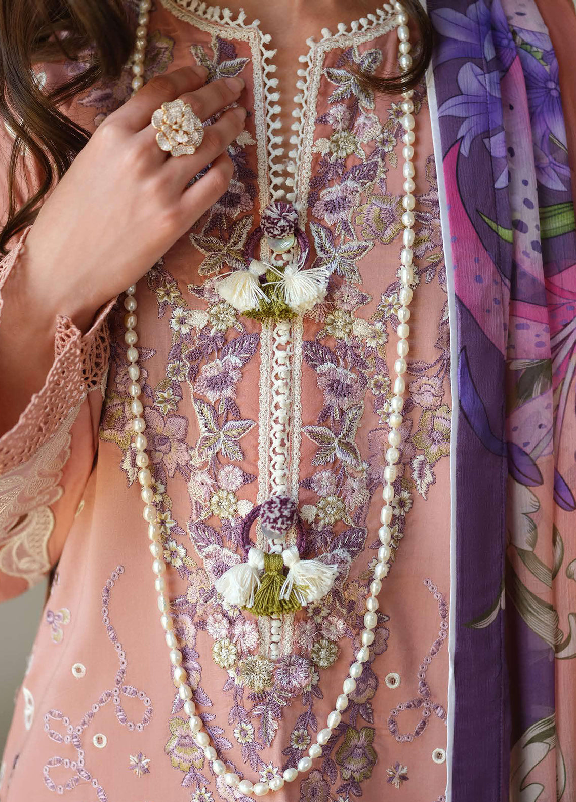 Amoi By Mushq Embroidered Lawn 3 Piece Unstitched Suit MQ26AHL D-16 DAISY CHAIN Amoi By Mushq Embroidered Lawn 3 Piece Unstitched Suit MQ26AHL D-16 DAISY CHAIN