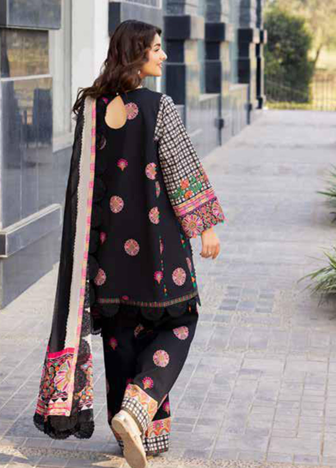 Aniiq By Charizma Embroidered Lawn 3 Piece Unstitched Suit CH26ALV1 D-04 Aniiq By Charizma Embroidered Lawn 3 Piece Unstitched Suit CH26ALV1 D-04