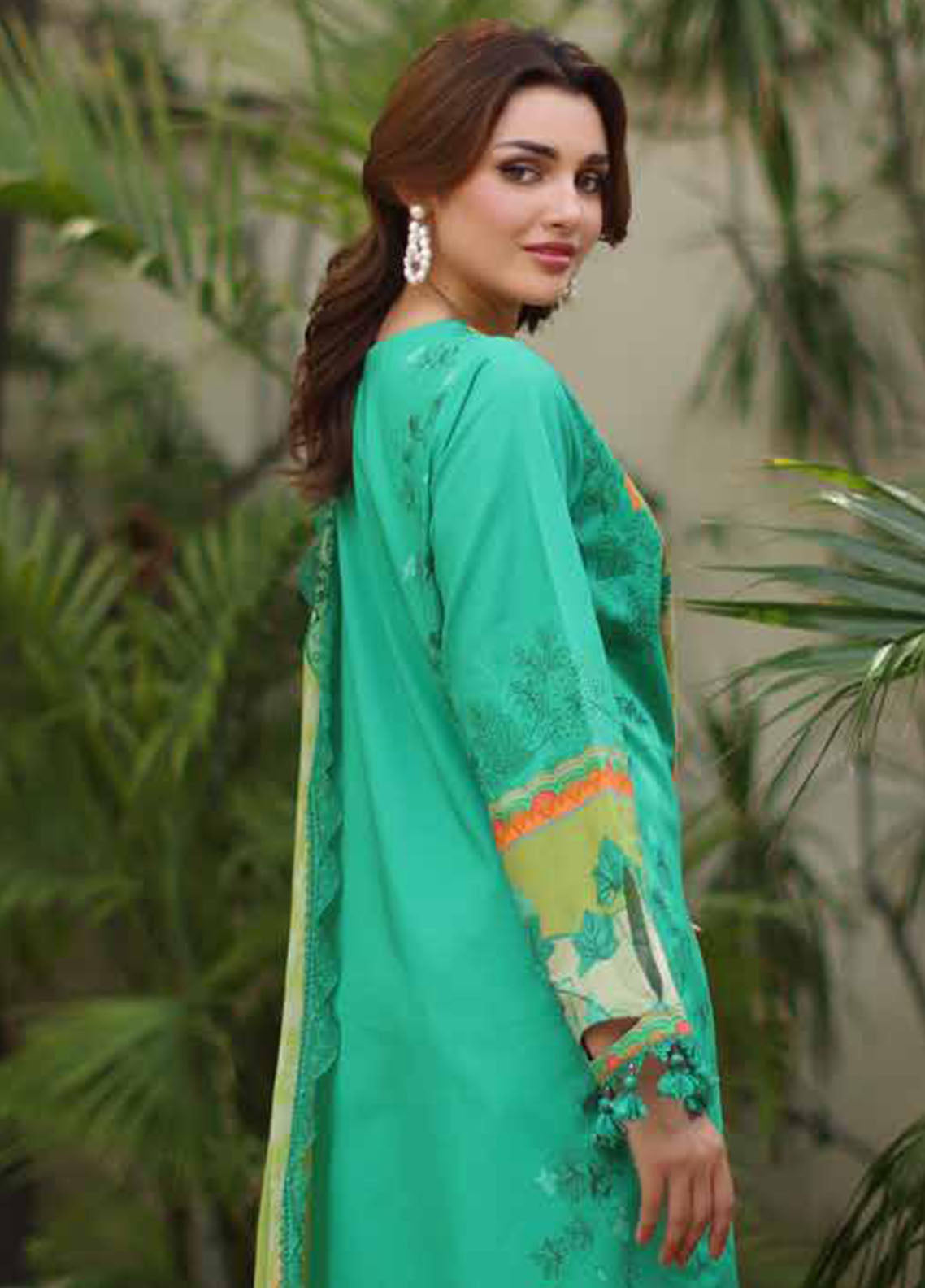 Aniiq By Charizma Embroidered Lawn 3 Piece Unstitched Suit CH26ALV1 D-05 Aniiq By Charizma Embroidered Lawn 3 Piece Unstitched Suit CH26ALV1 D-05