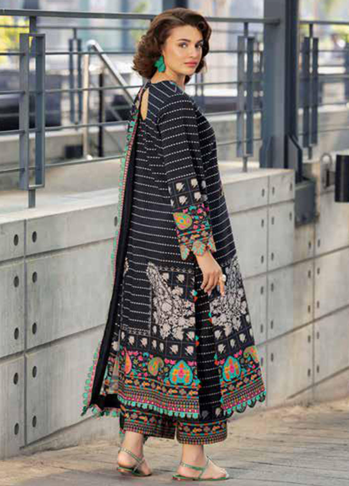 Aniiq By Charizma Embroidered Lawn 3 Piece Unstitched Suit CH26ALV1 D-09 Aniiq By Charizma Embroidered Lawn 3 Piece Unstitched Suit CH26ALV1 D-09